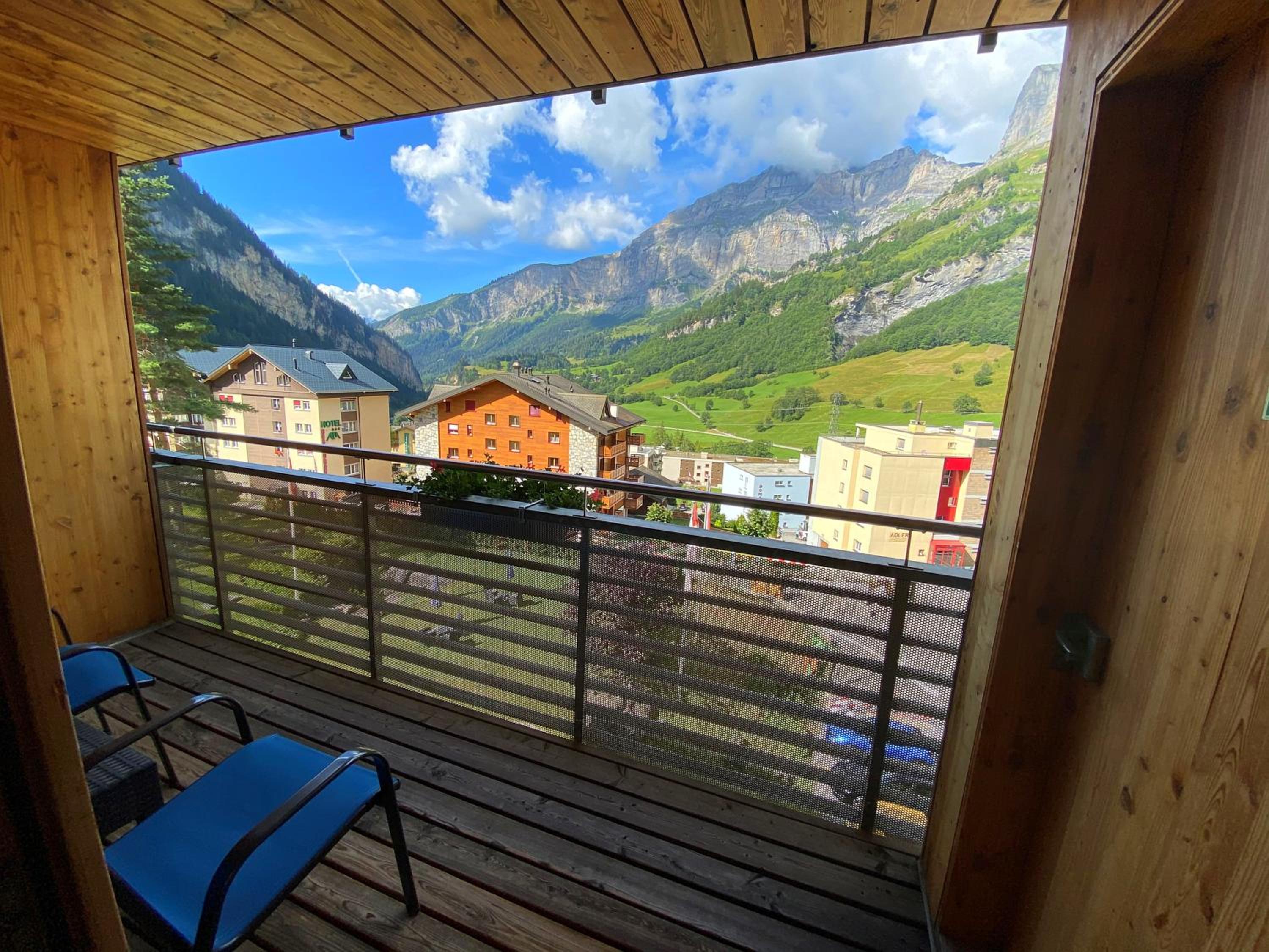 Superior Room with 2 Single Beds and Balcony - Photo 7