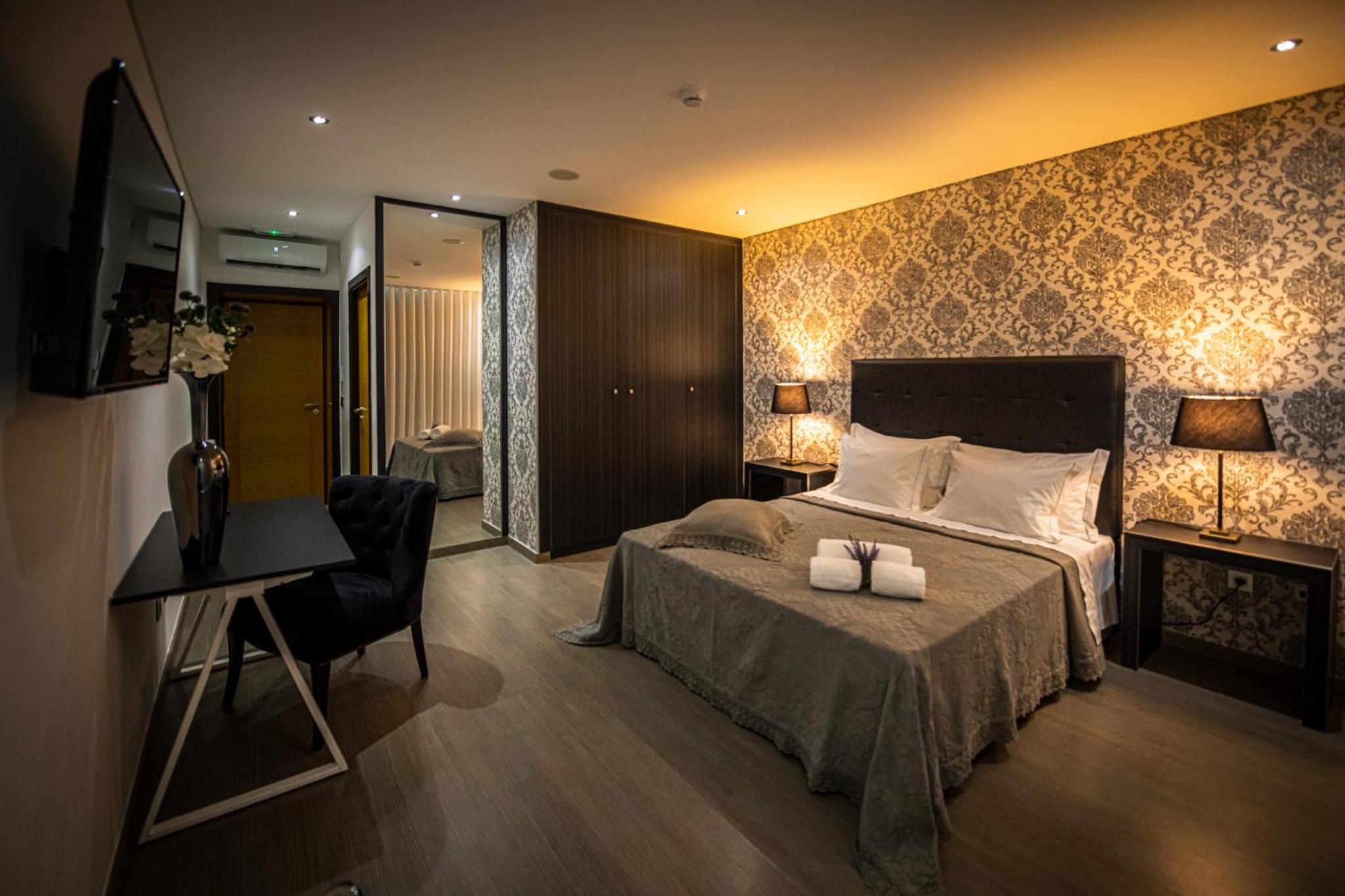 Deluxe Room - Photo 5