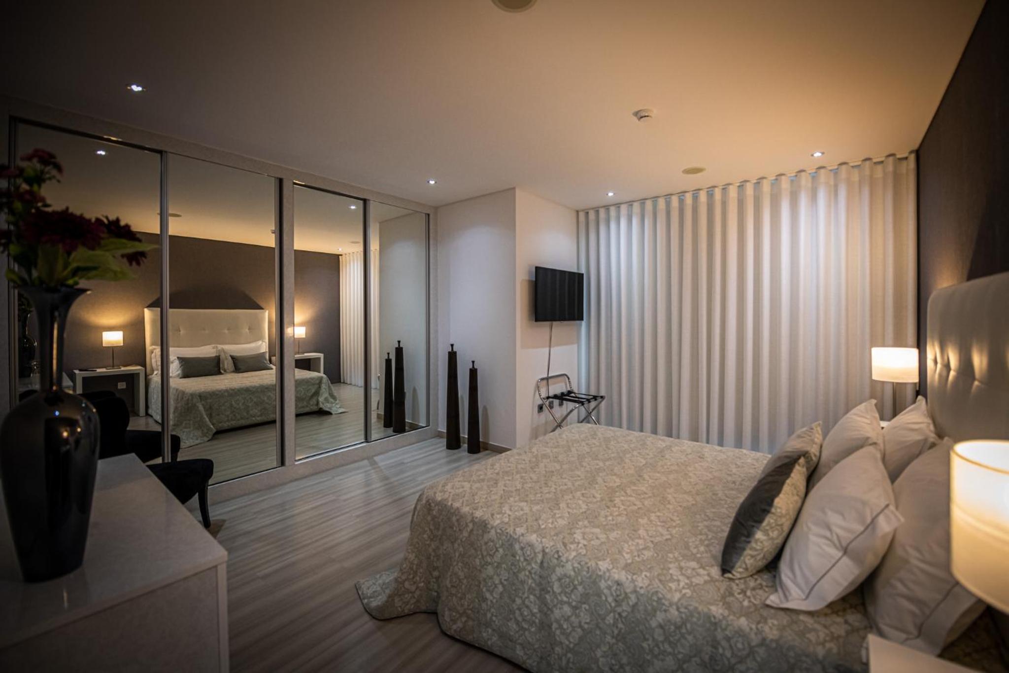 Deluxe Room - Photo 6