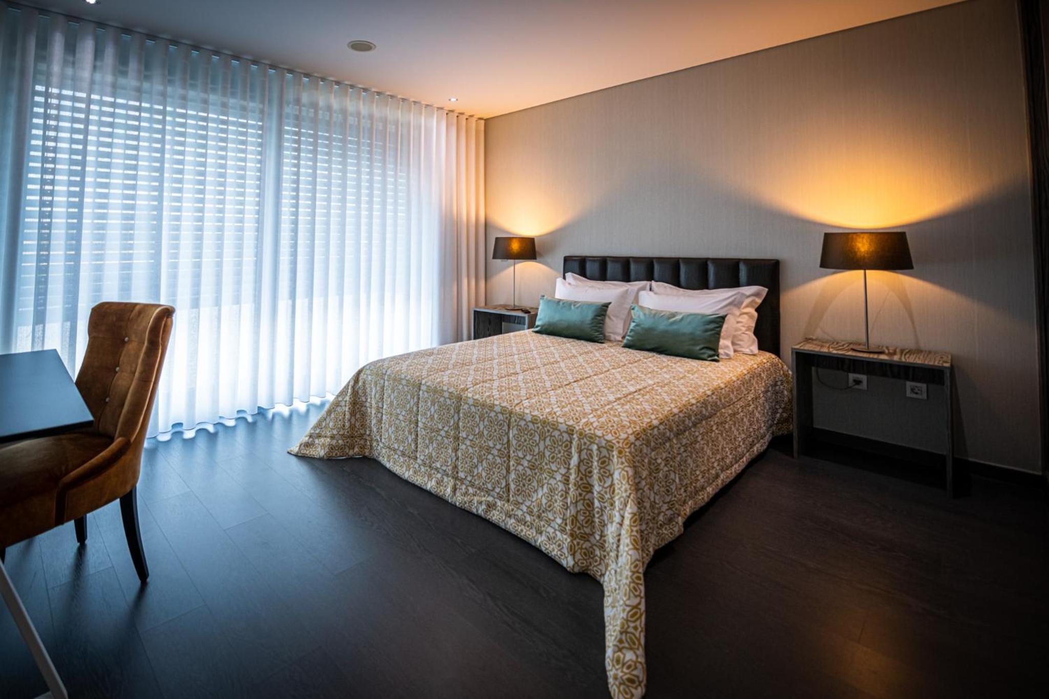 Deluxe Room - Photo 7