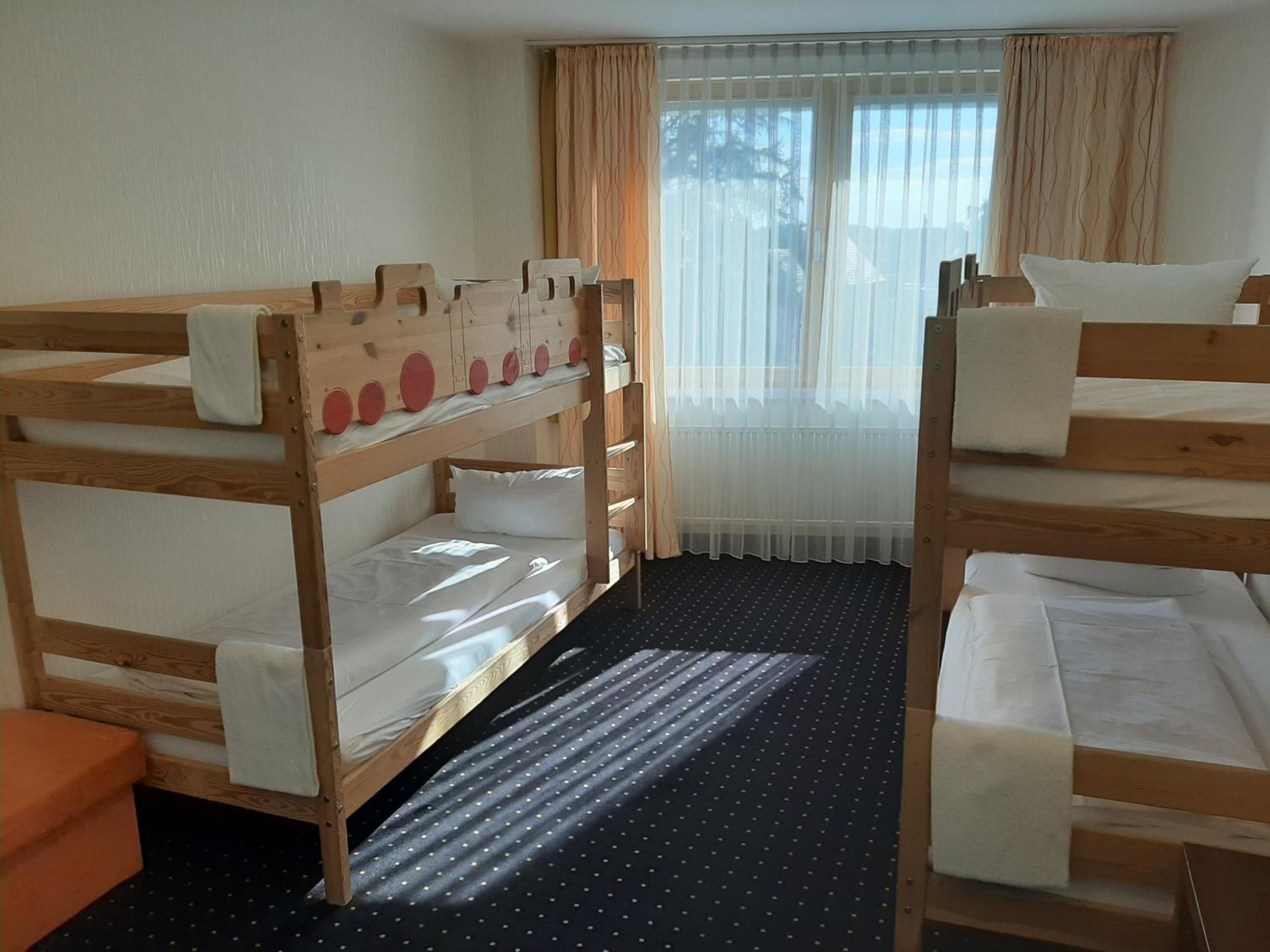 Family Room (2 Adults + 3 Children)