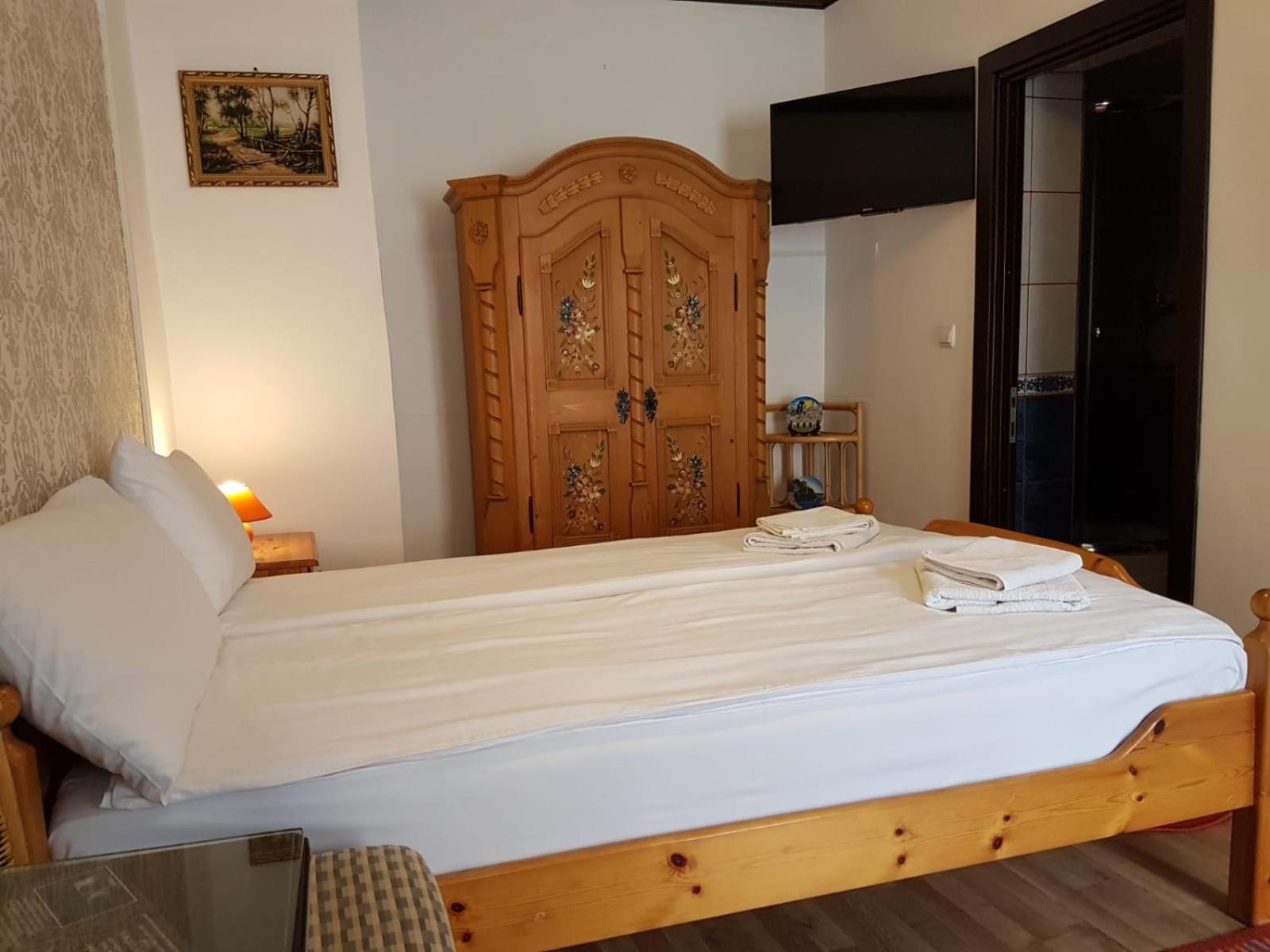 Double Room - Photo 1