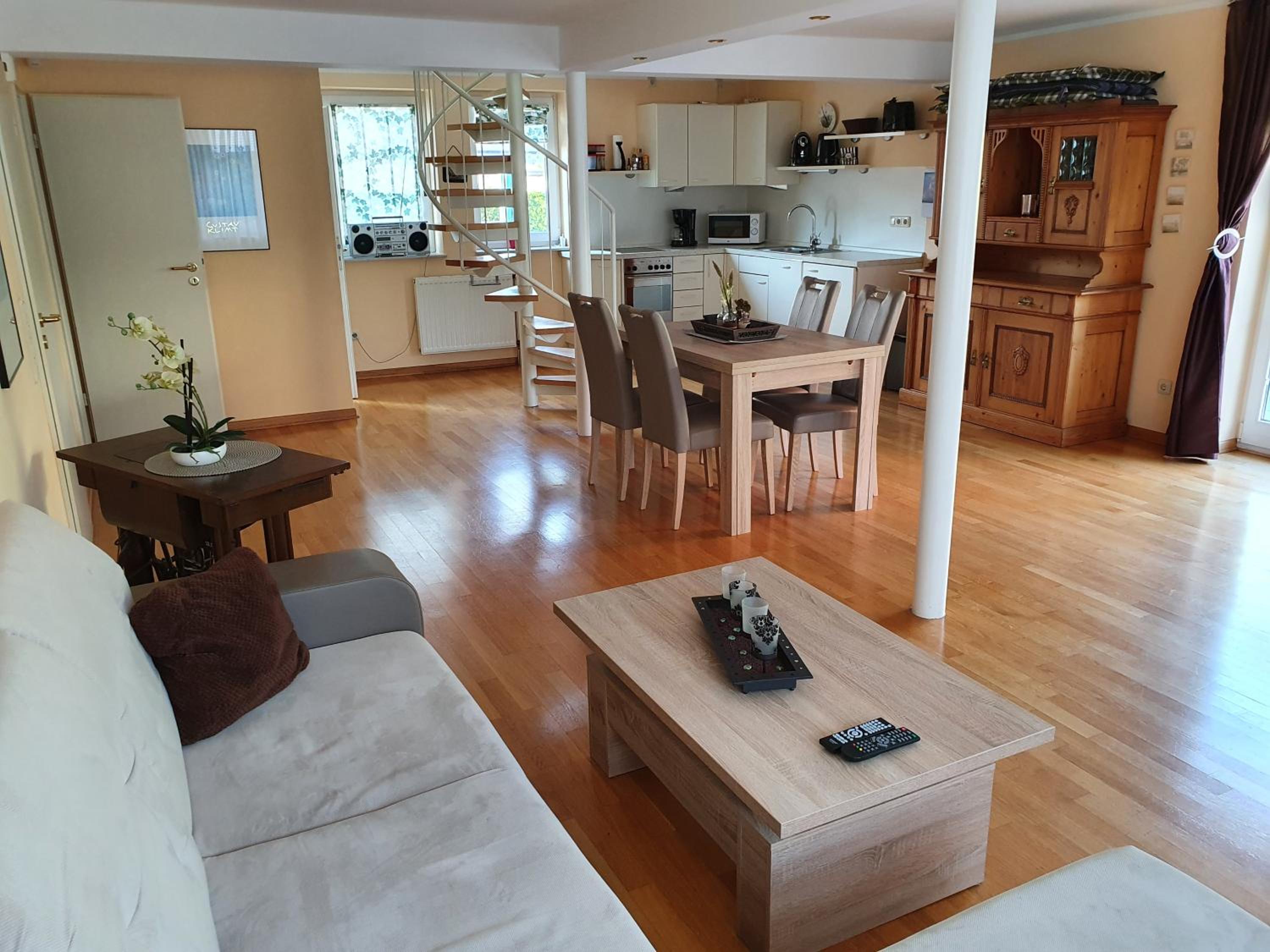 One-Bedroom House photo 1
