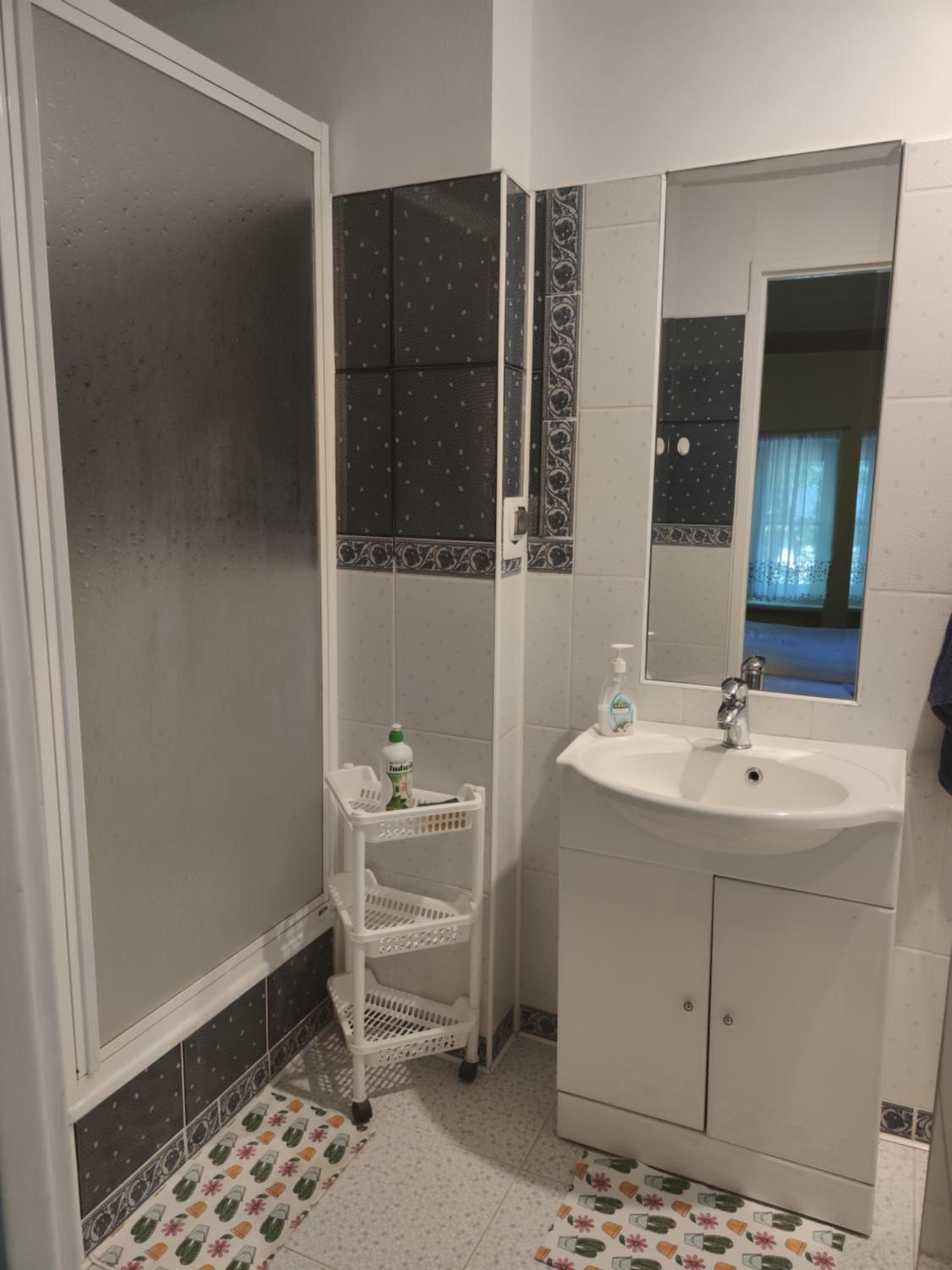 One-Bedroom Apartment - Photo 4