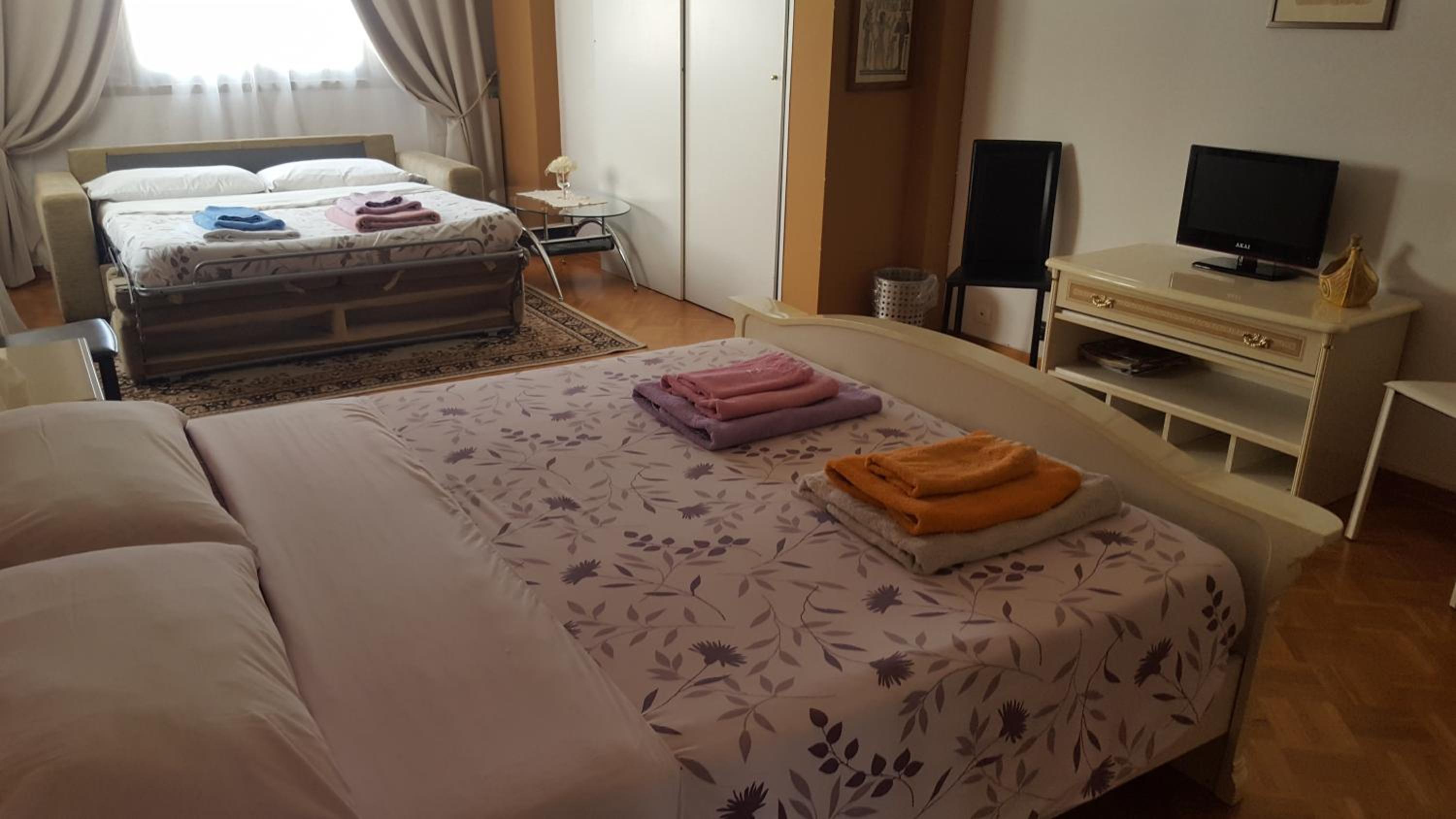 Double Room - Photo 4