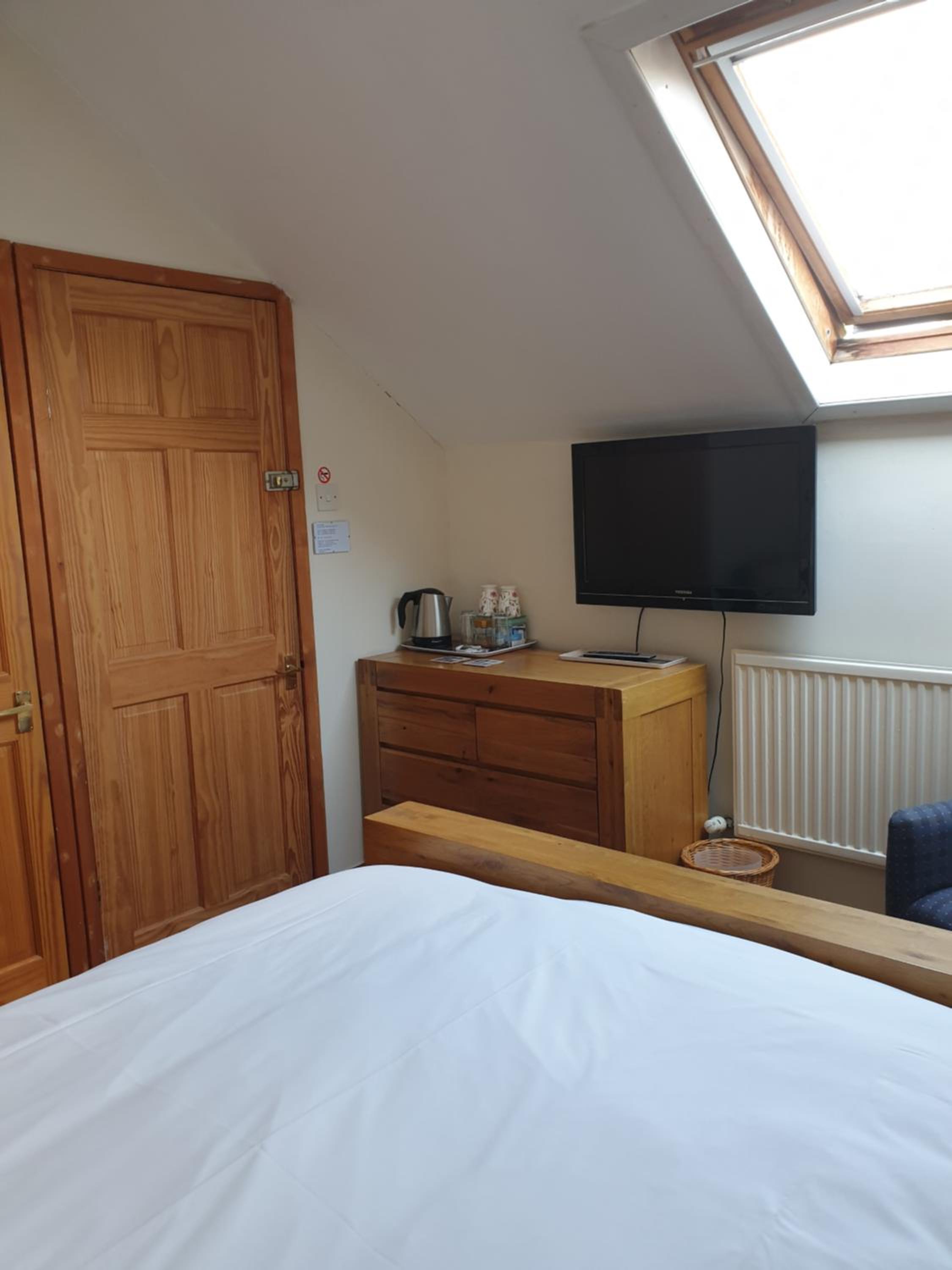 Double Room - Photo 5