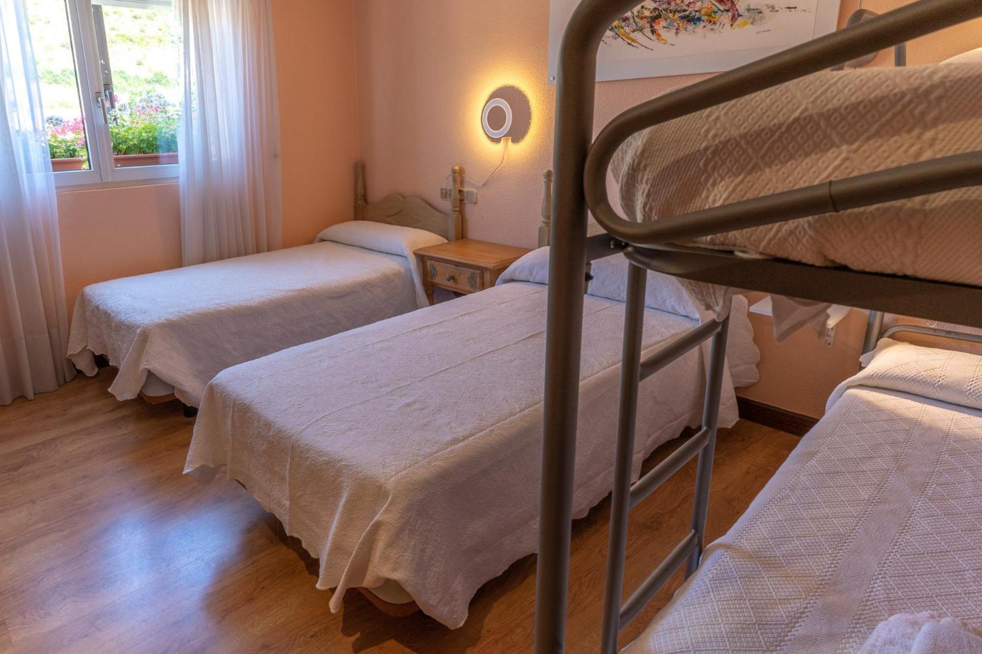 Quadruple Room with Mountain View photo 2