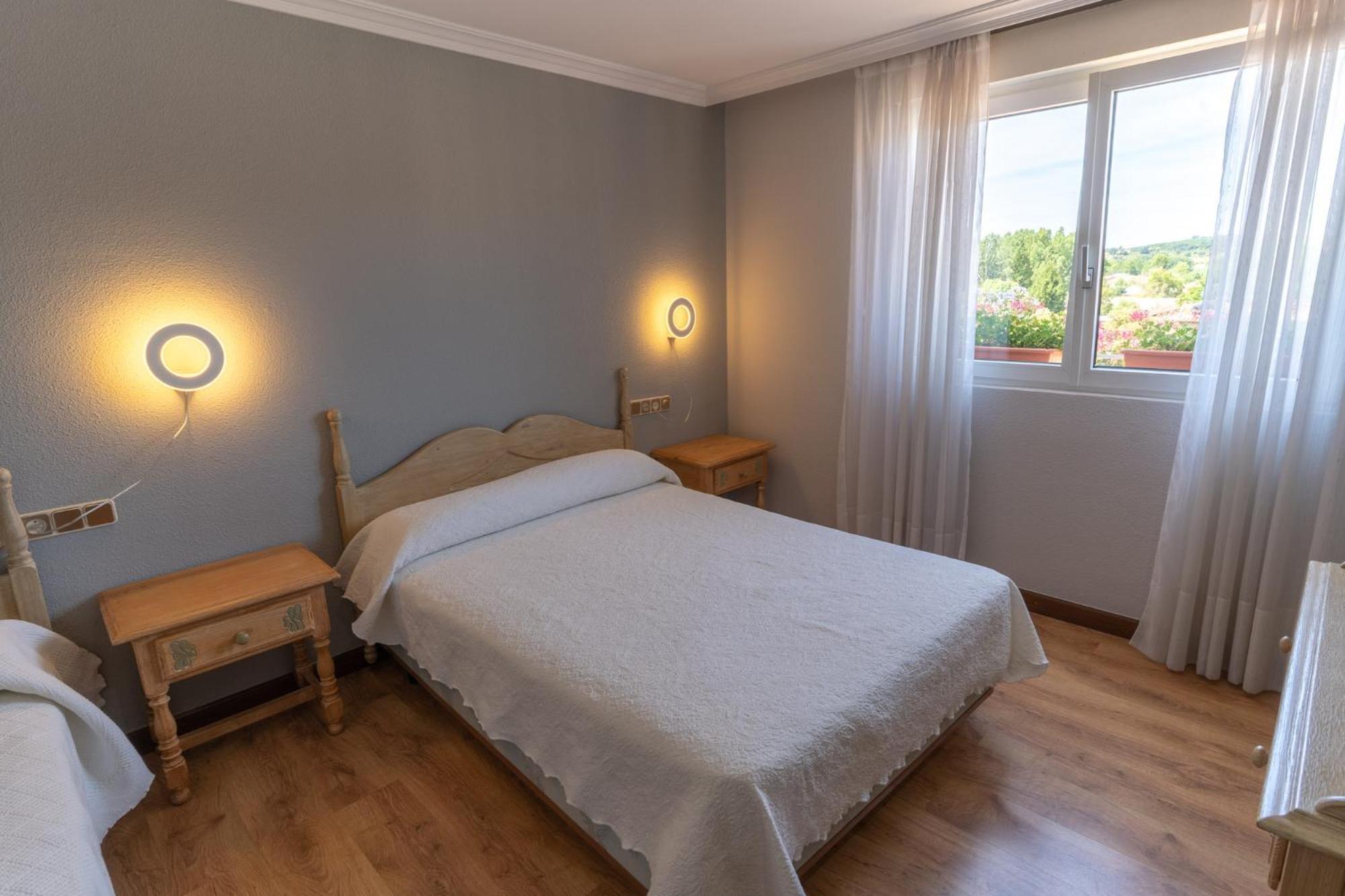 Habitación Triple con Vista a la Montaña