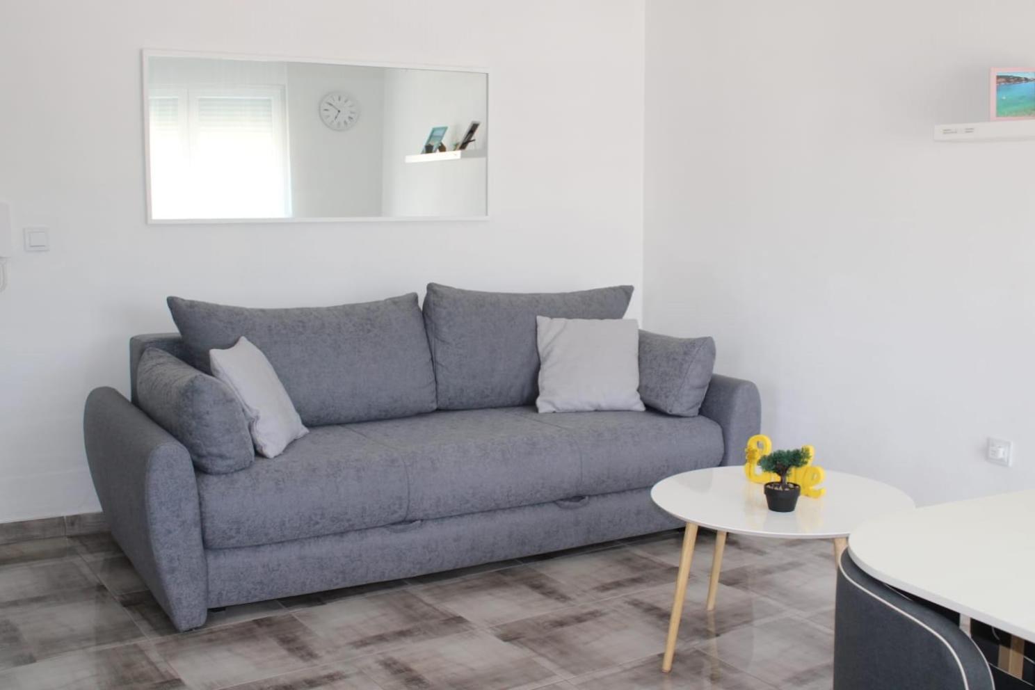 One-Bedroom Apartment photo 3