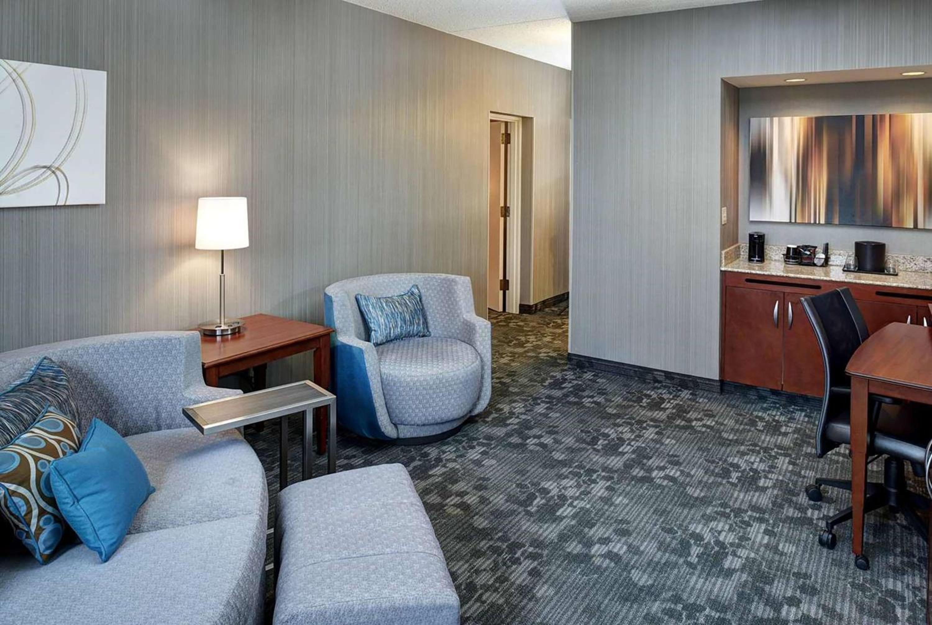 One-Bedroom Suite with Two Queen Beds - Non-Smoking