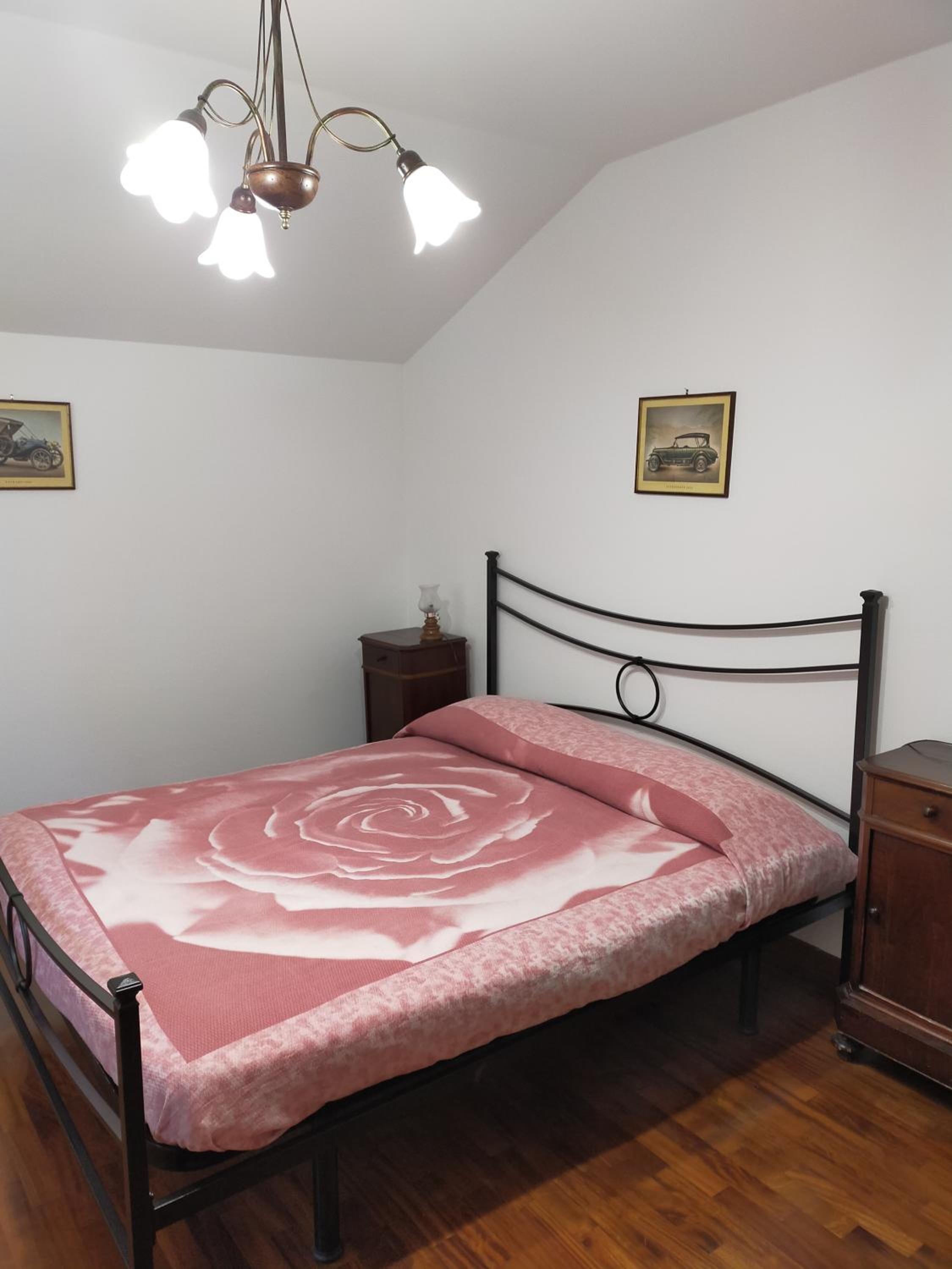 Double Room with Shared Bathroom photo 3