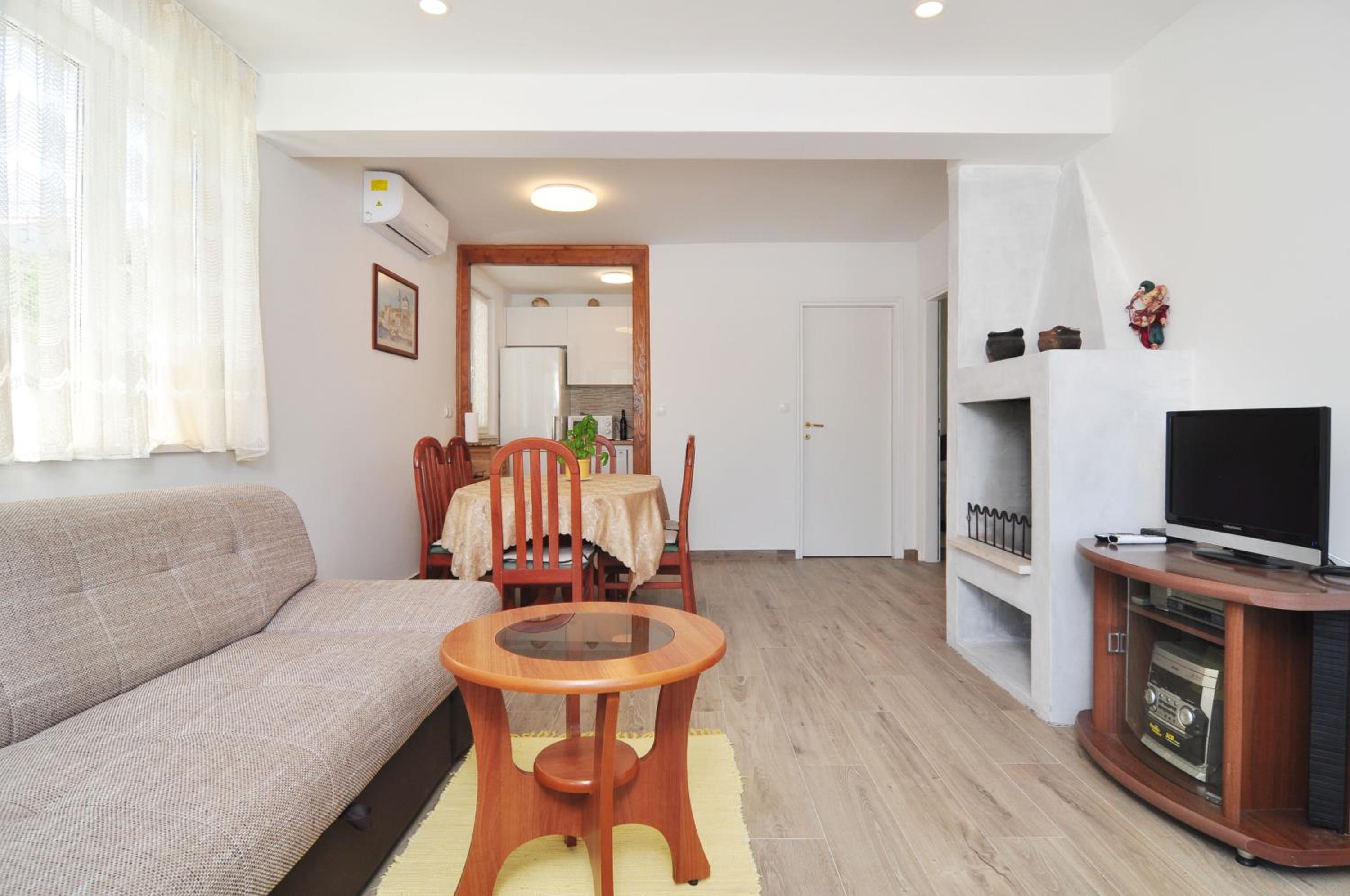 Three-Bedroom Apartment photo 3
