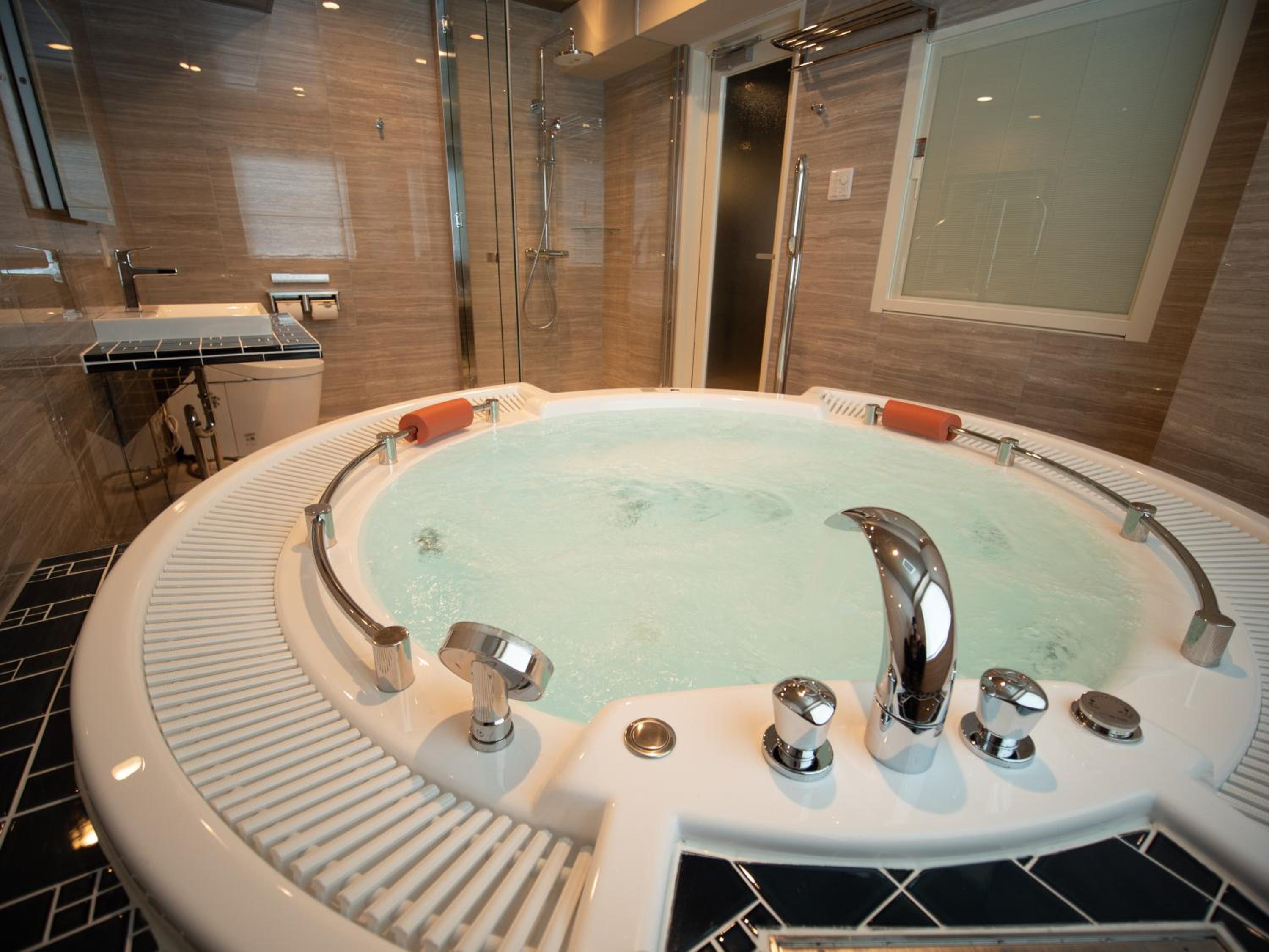 Executive King Room - Photo 31