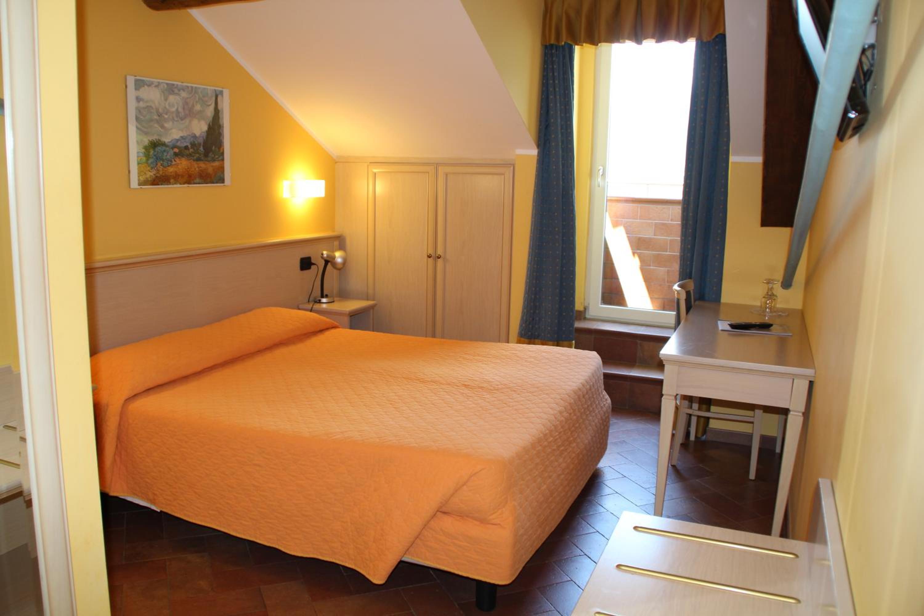 Economy Double or Twin Room photo 2