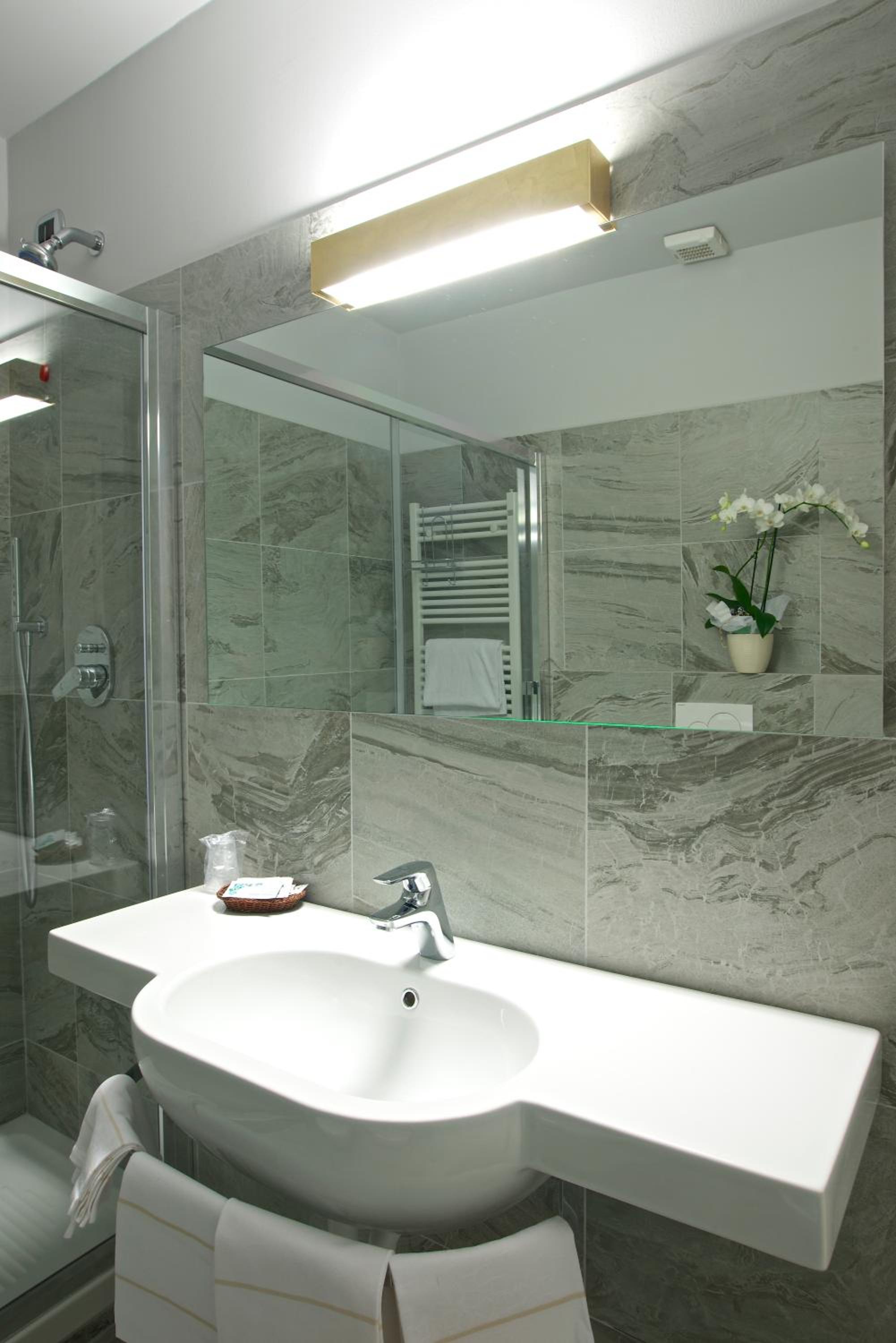 Double Room with Lake View photo 2