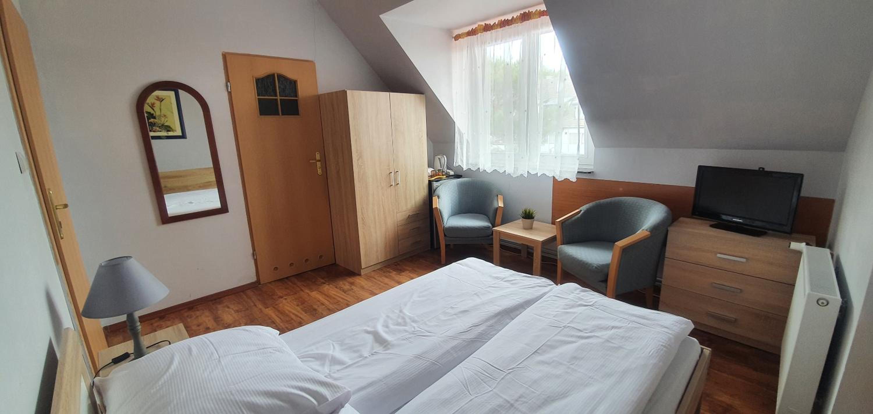 Small Double Room photo 2