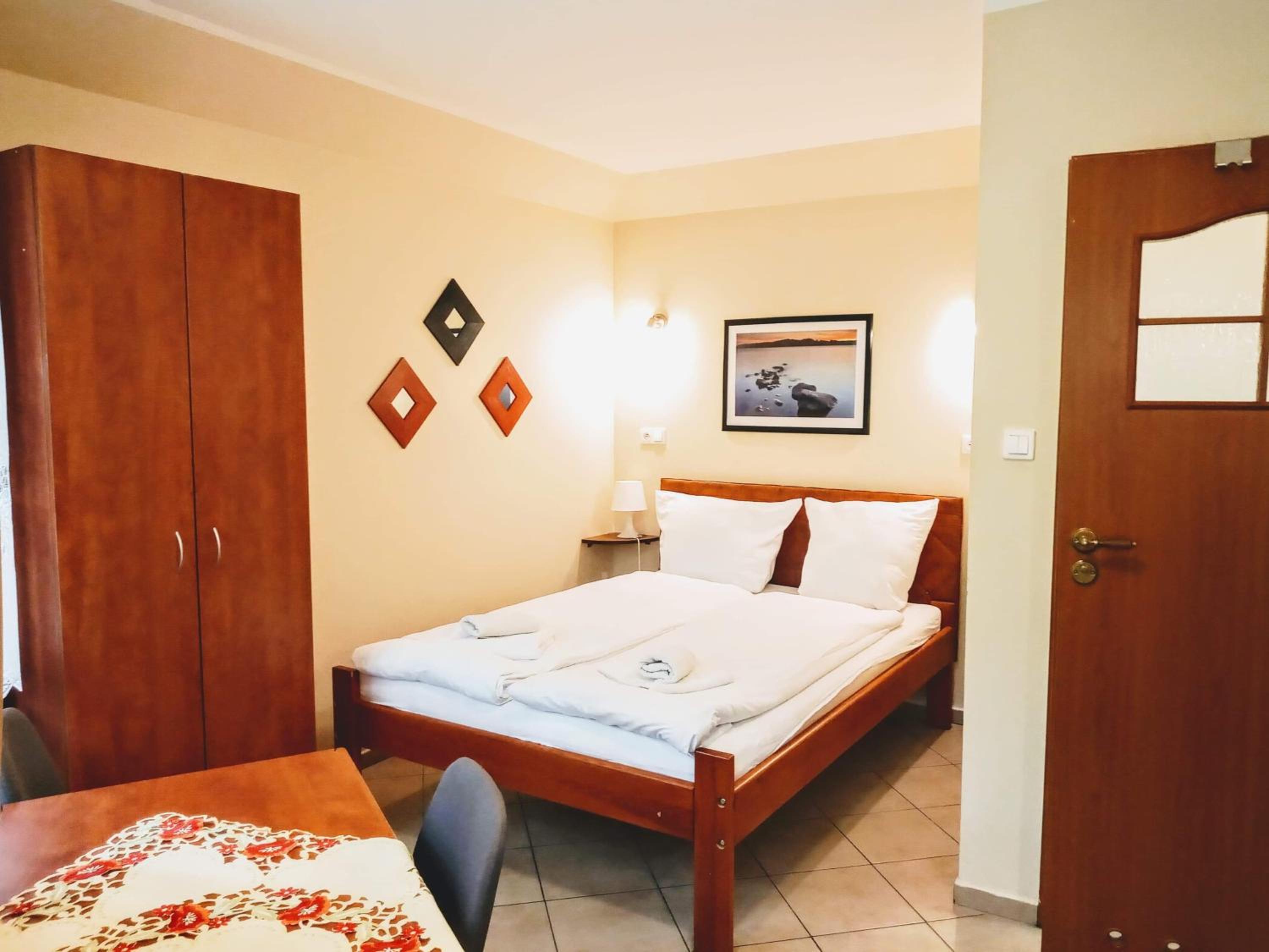 Double Room - Photo 5