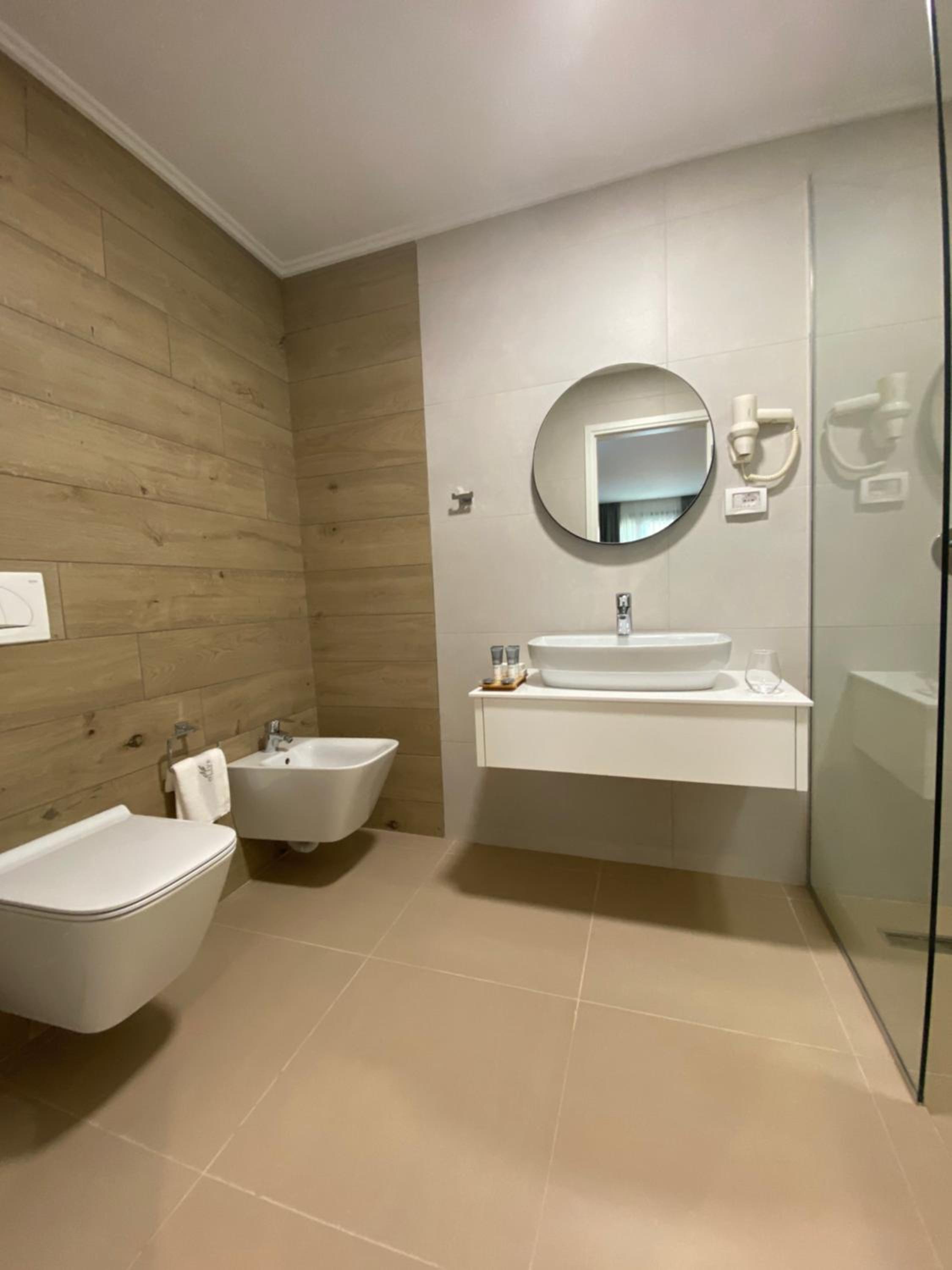 Deluxe Family Suite photo 2