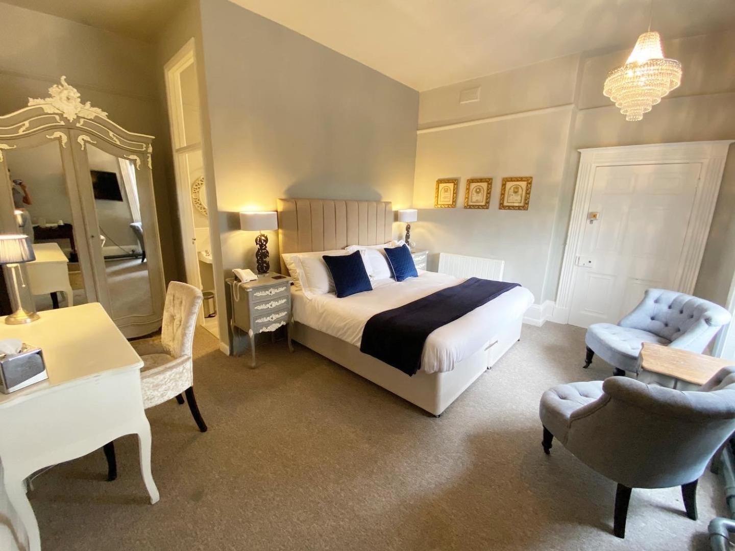 Standard Double or Twin Room photo 1