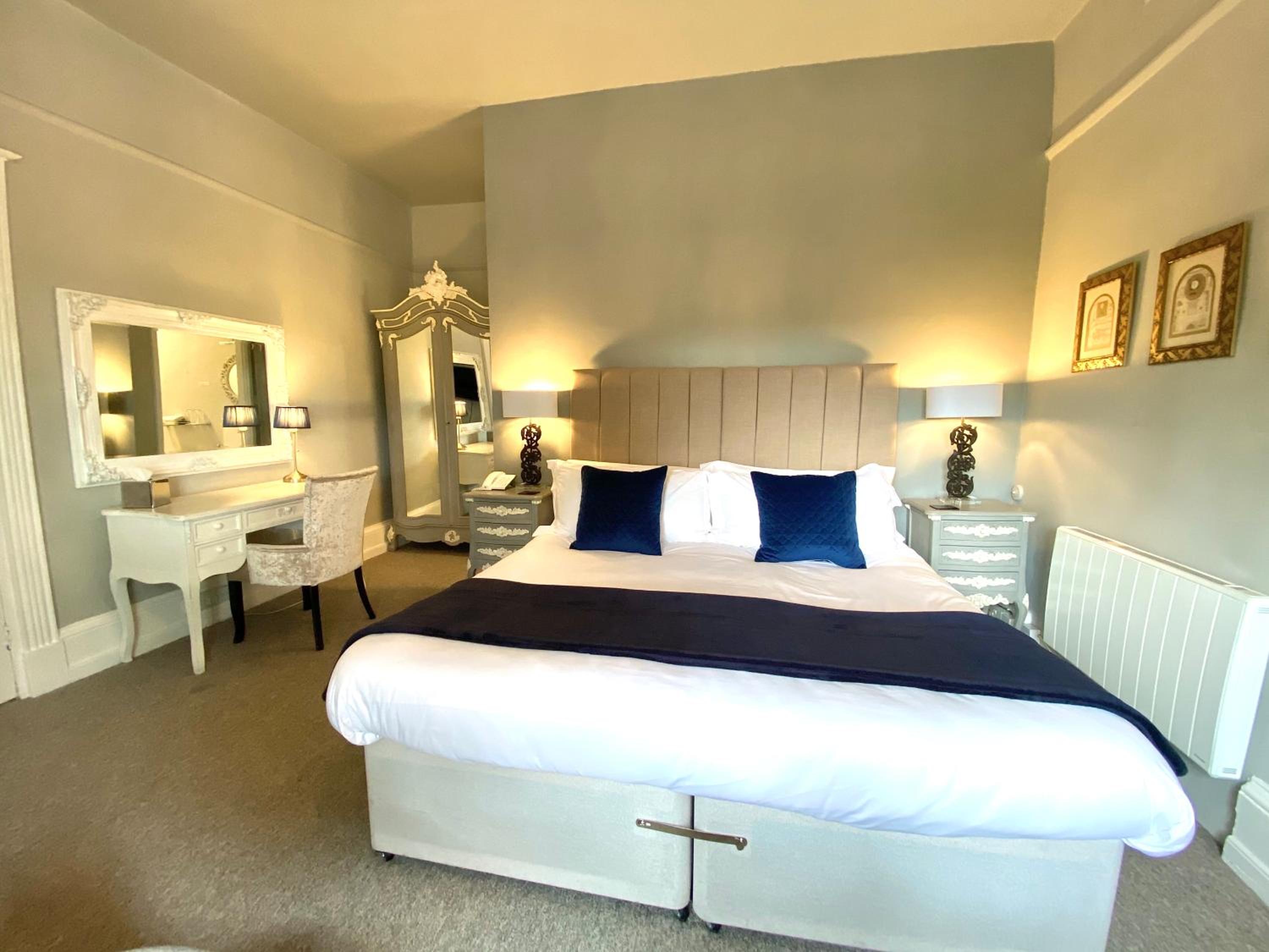Standard Double or Twin Room photo 2
