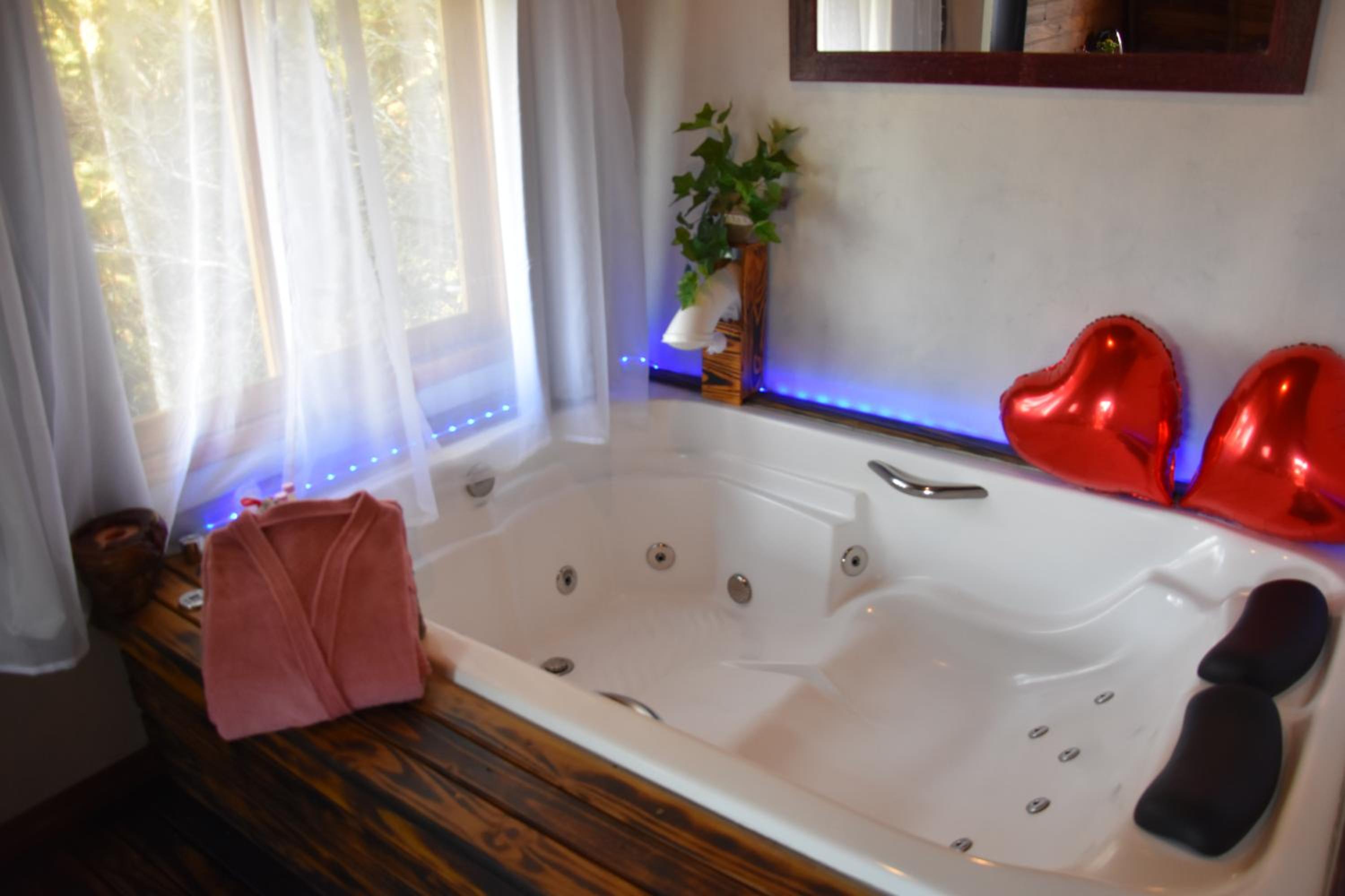 Double Room with Spa Bath - Photo 5