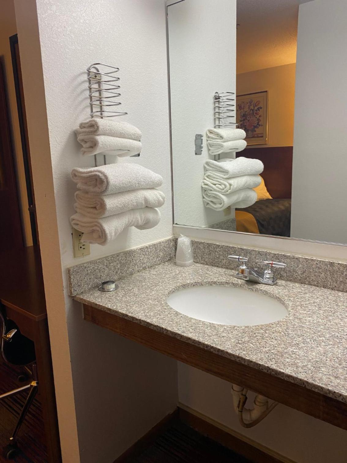 Double Room - Disability Access - Photo 4