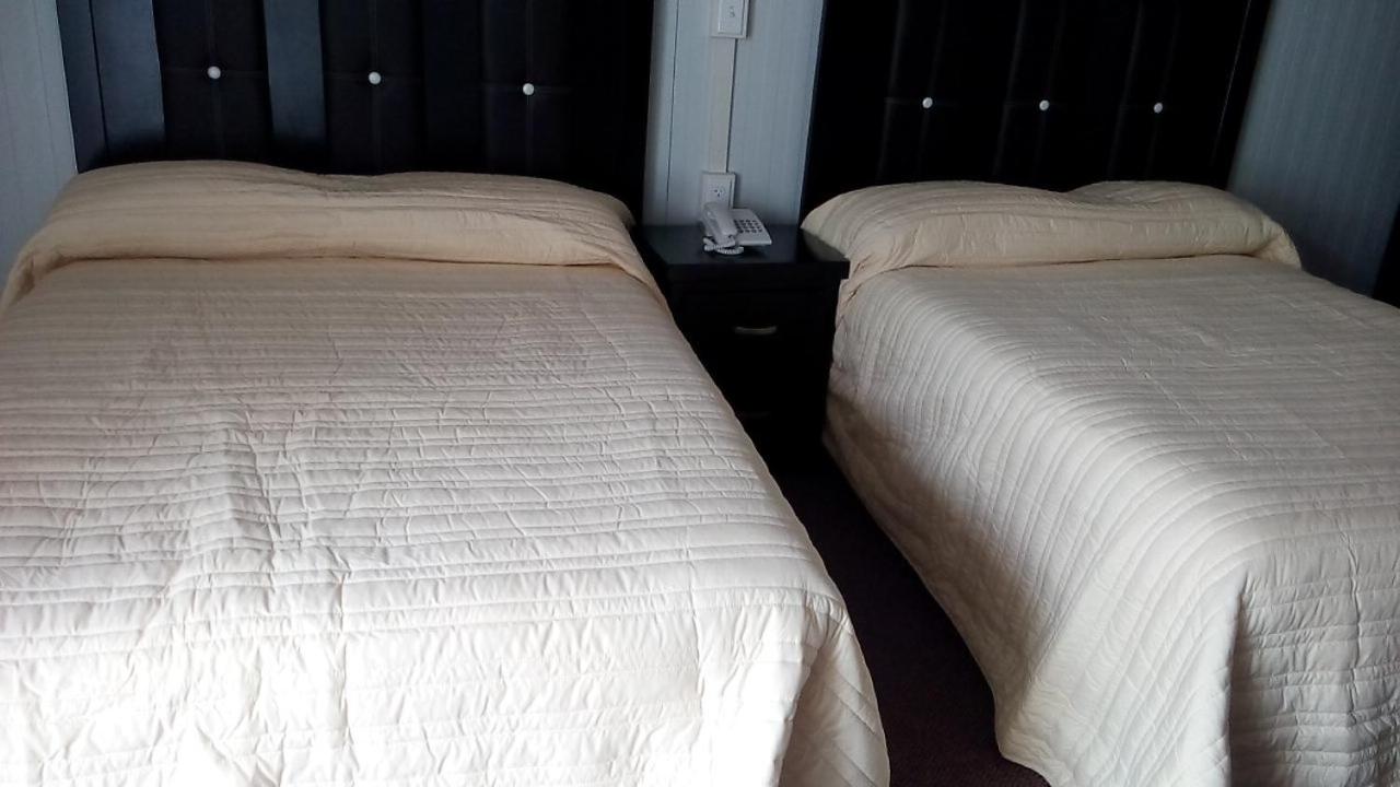 Standard Double Room with Two Double Beds - Photo 4