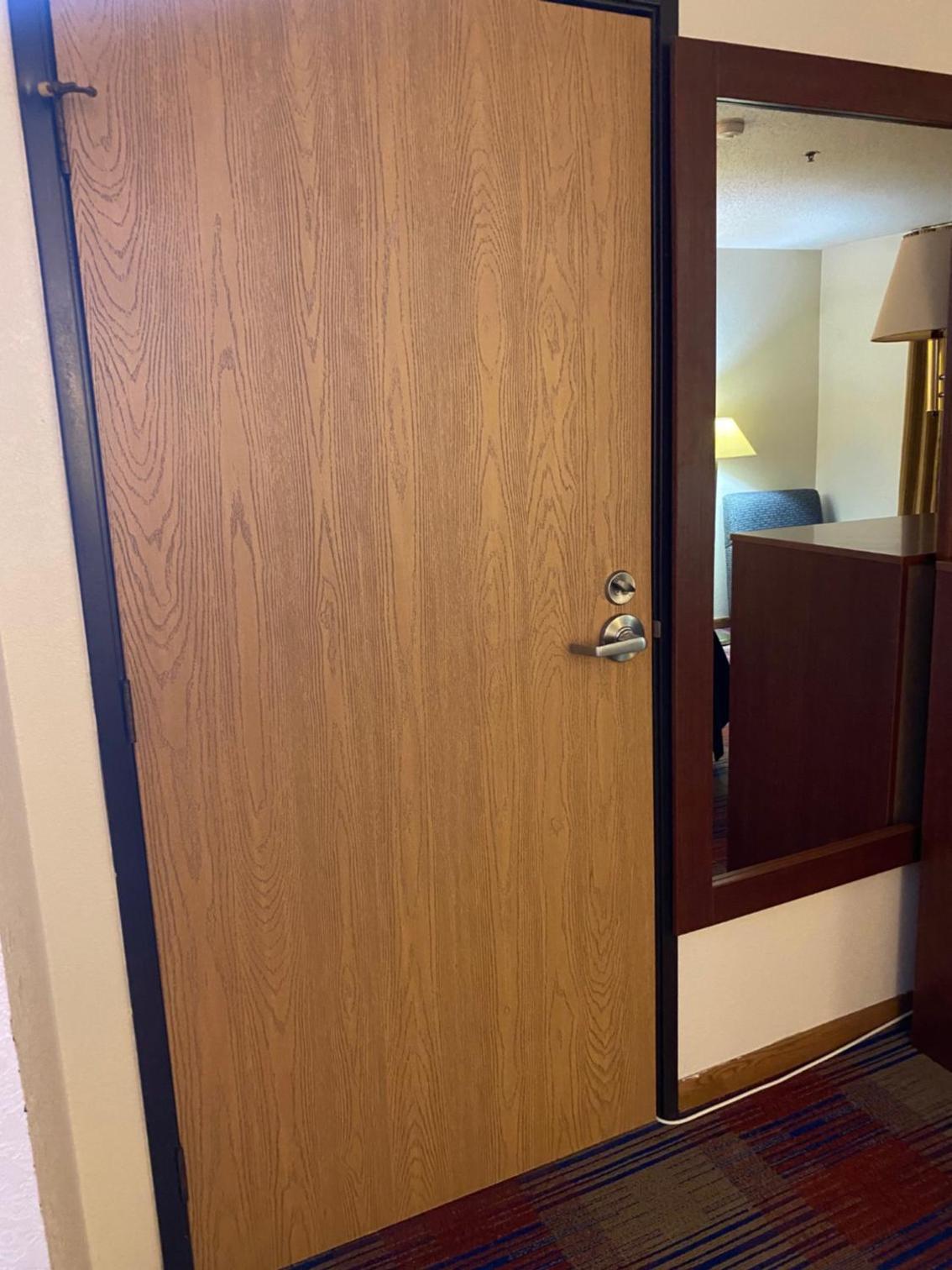 Queen Room - Disability Access - Photo 2