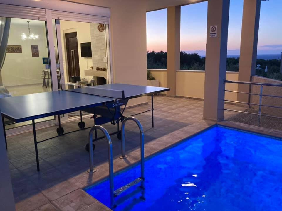 Three-Bedroom Villa with Private Pool - Photo 7