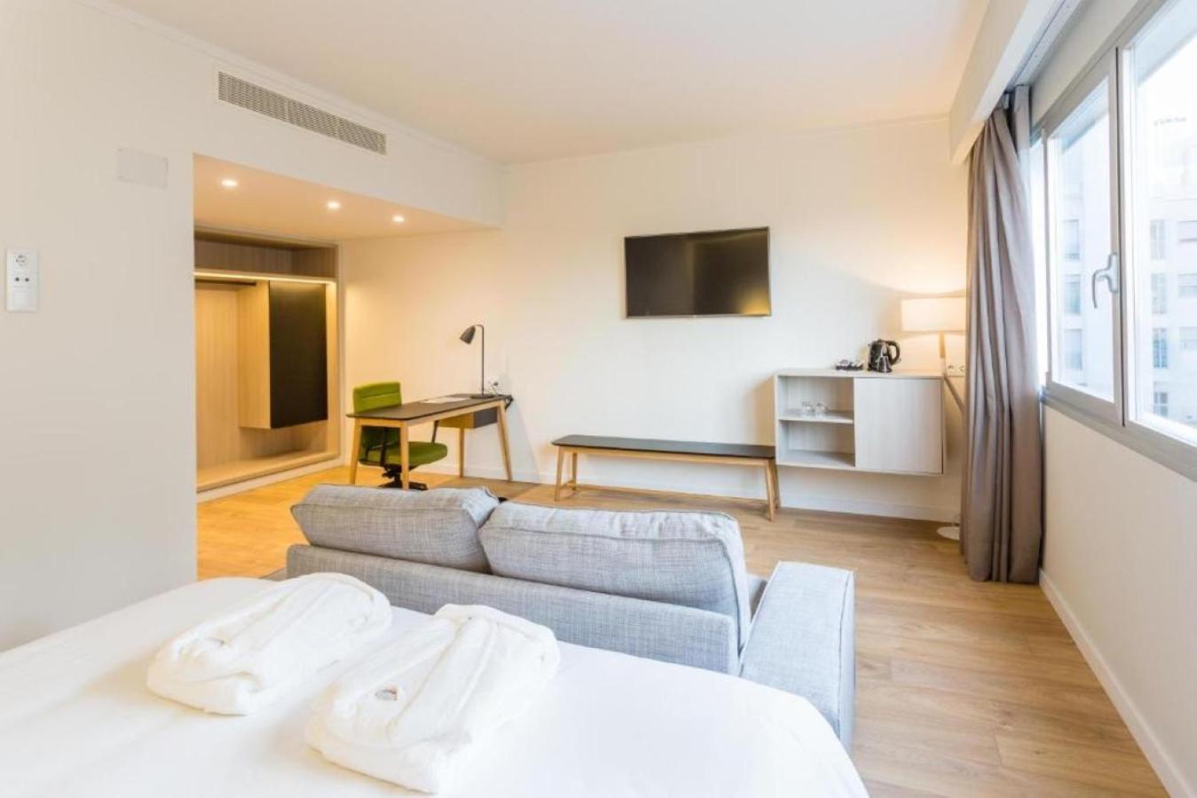 Deluxe Double Room - Photo 1