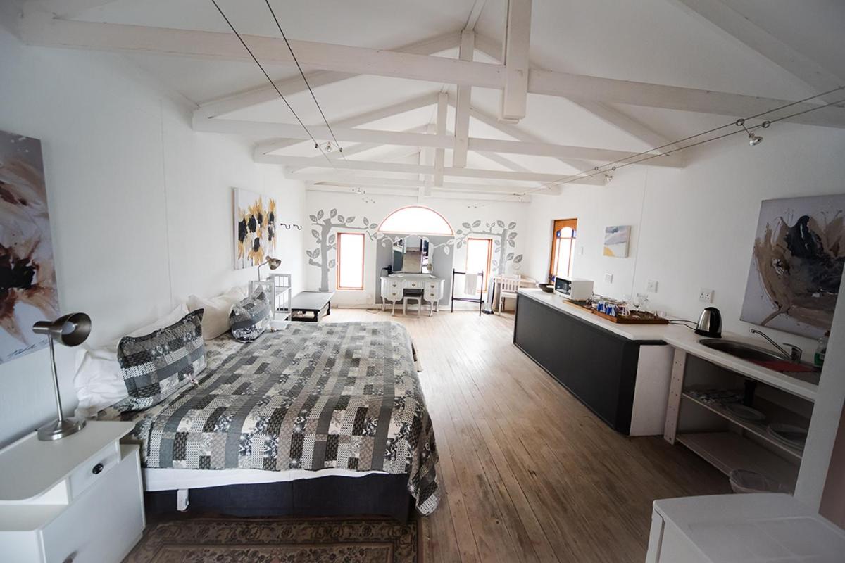 Family Room - Photo 9