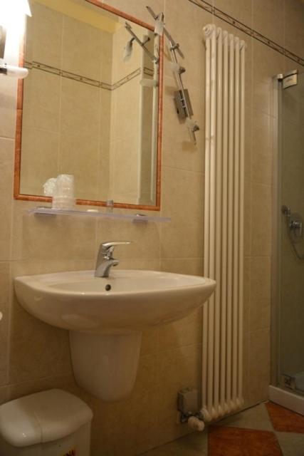 Double Room - Photo 3