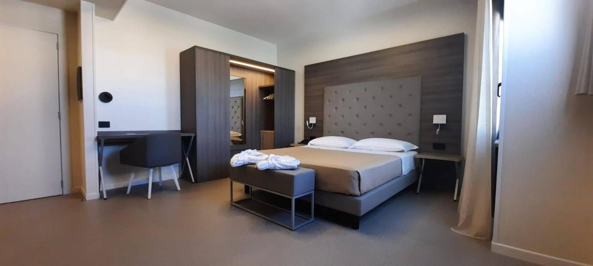 Superior Double Room - Photo 11