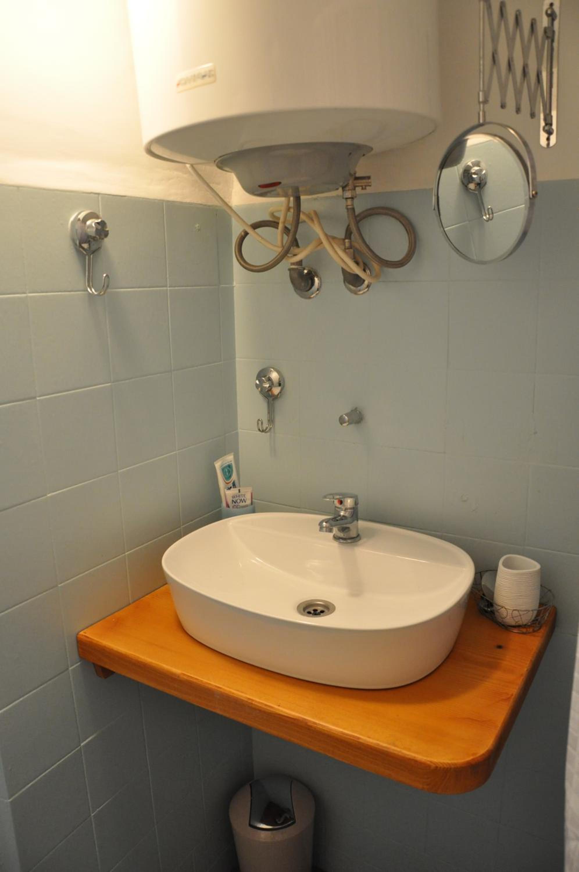 One-Bedroom Apartment - Photo 25
