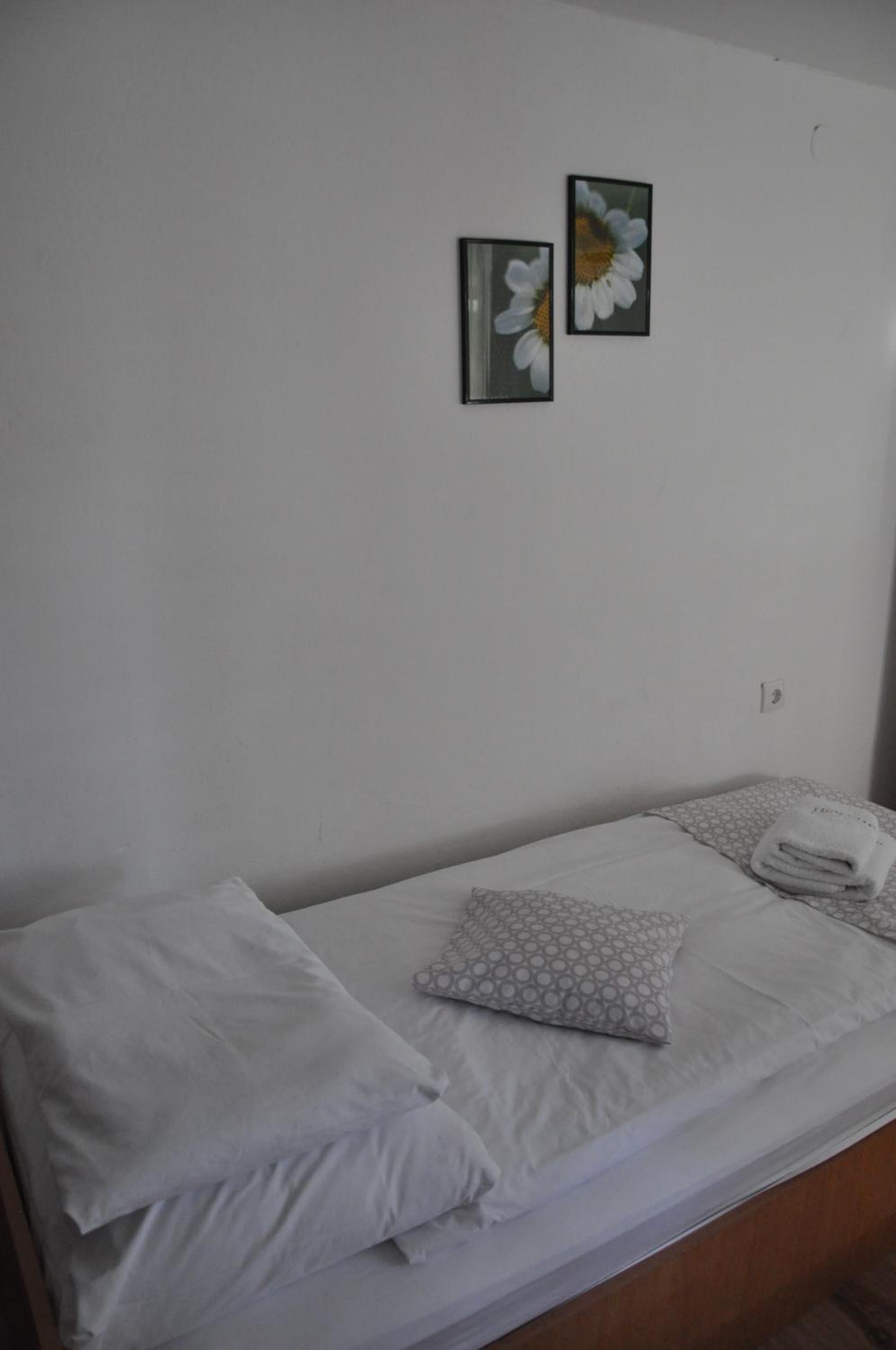 One-Bedroom Apartment - Photo 10