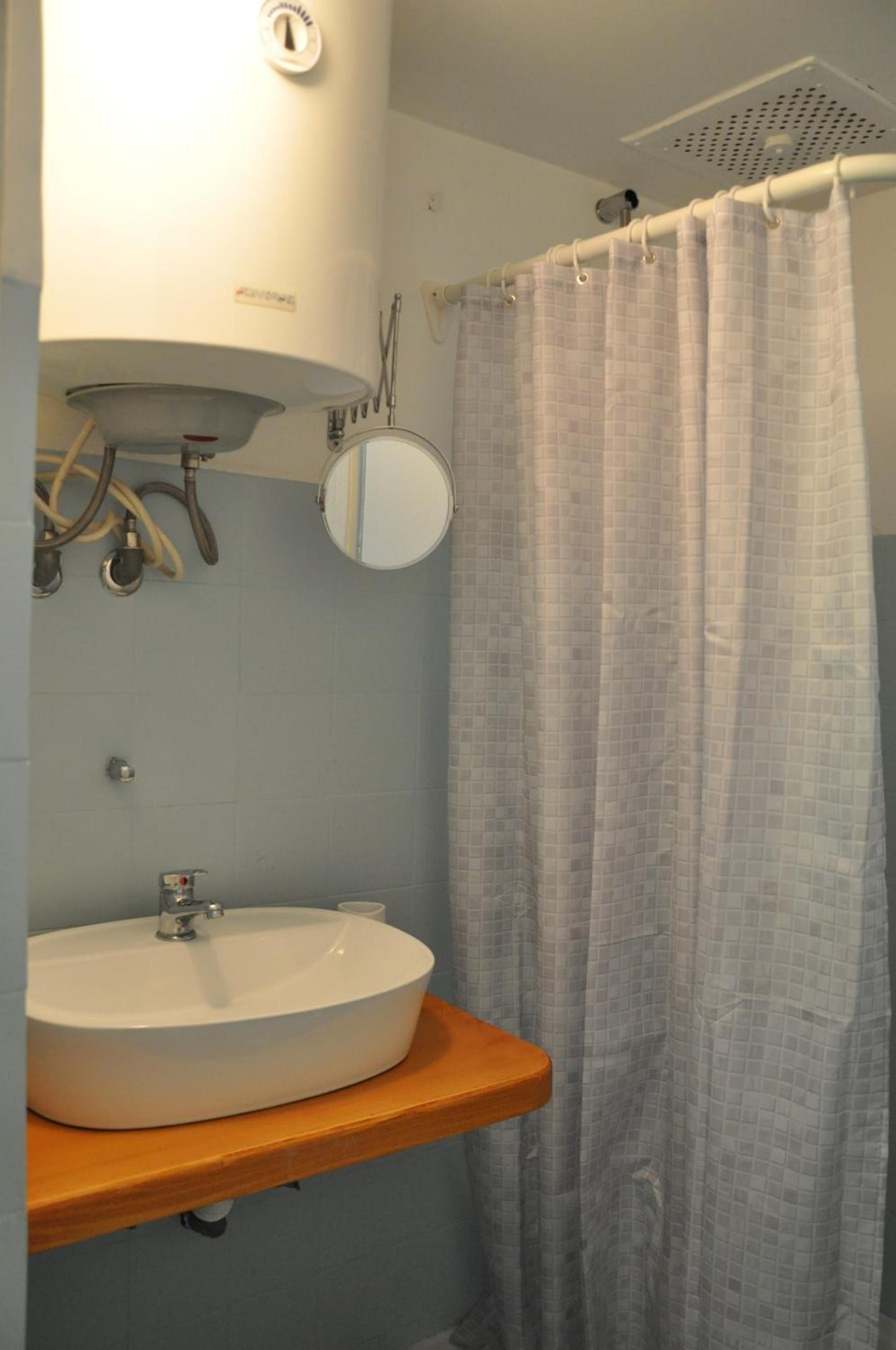 One-Bedroom Apartment - Photo 26
