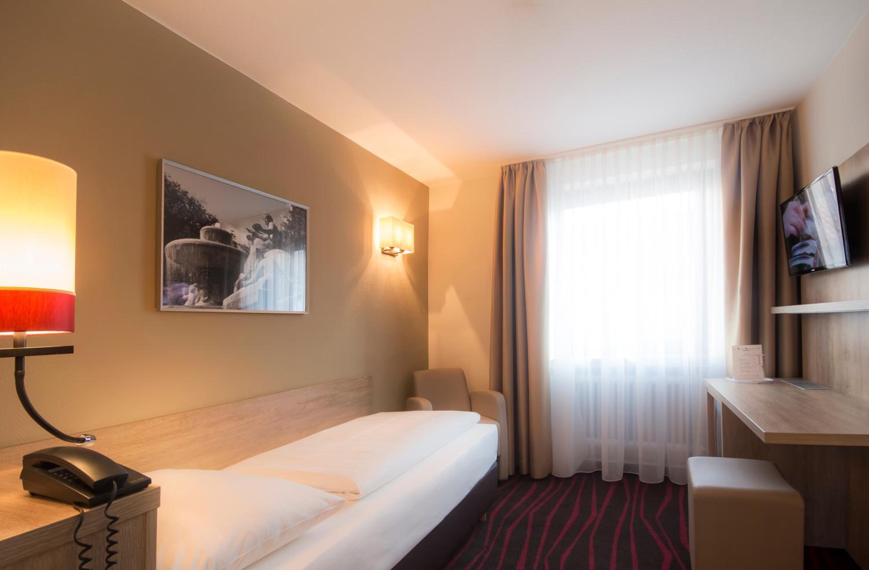 Standard Single Room (no air-condition) - Photo 7