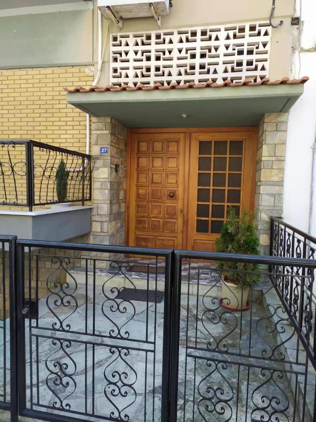 Apartment with Balcony - Photo 18