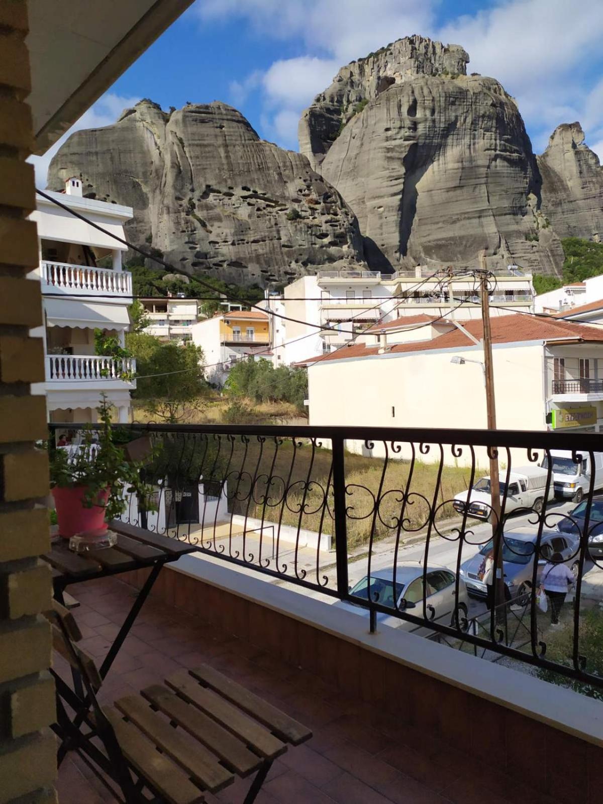 Apartment with Balcony - Photo 28