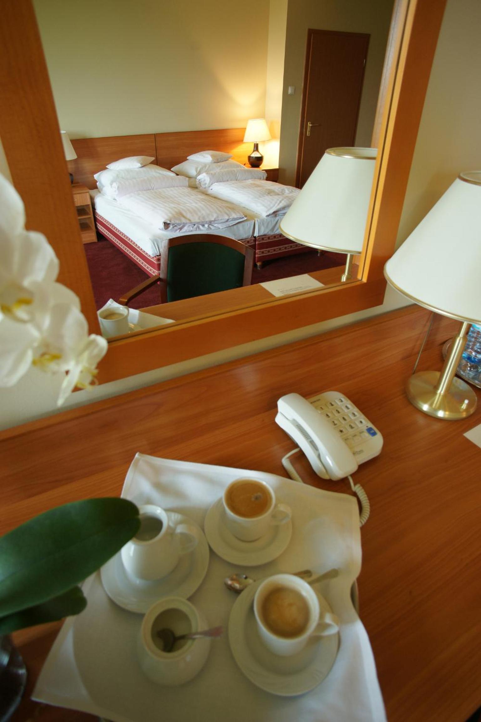 Twin Room - Photo 3