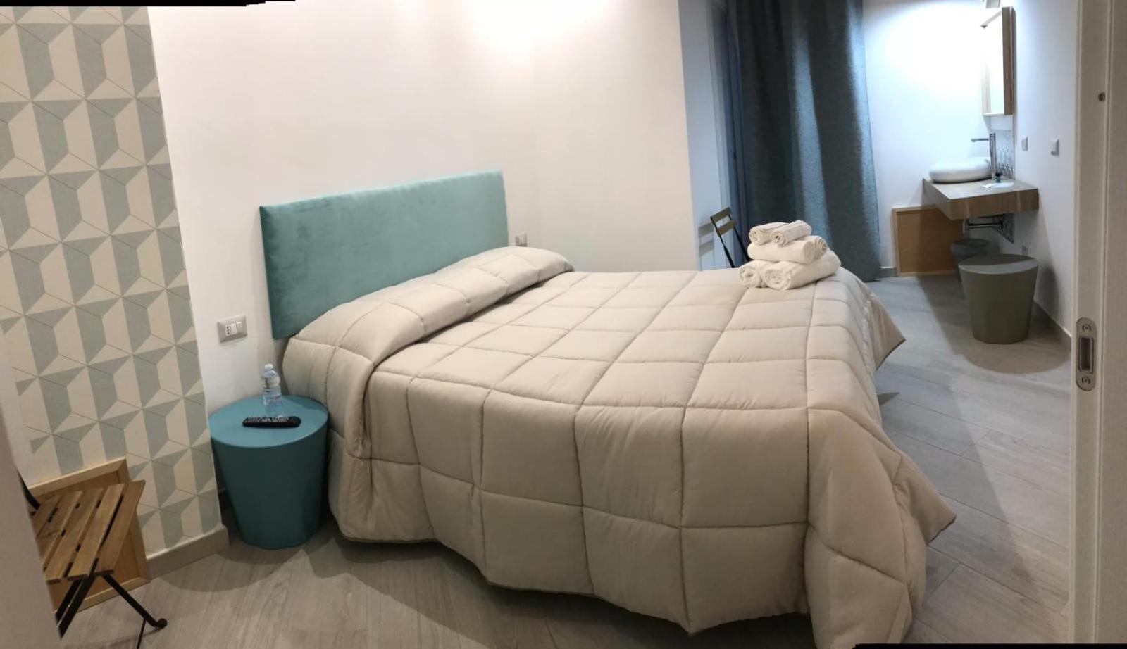 King Room with Balcony - Photo 1