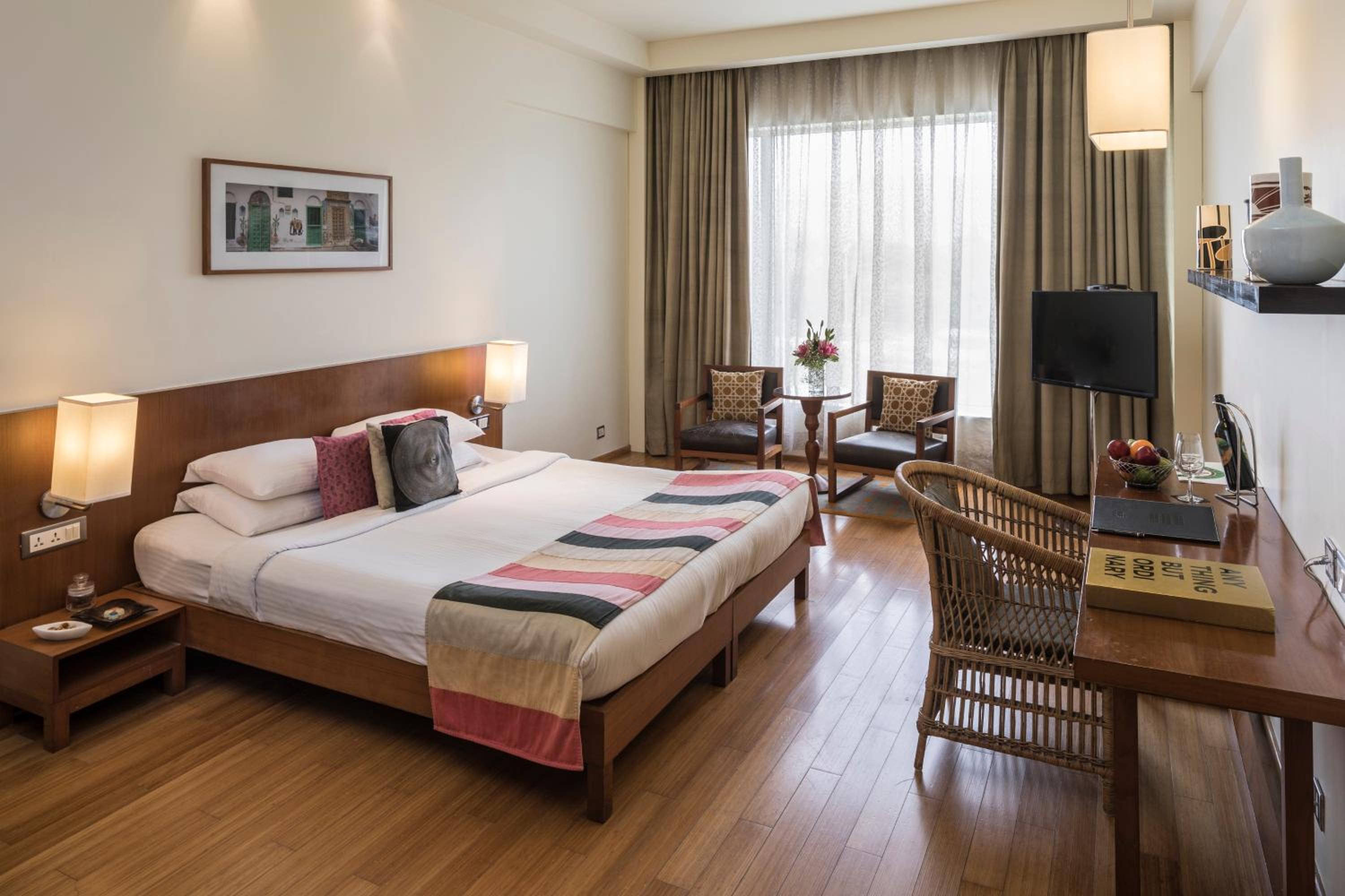 Deluxe Room with Complimentary 2 Pints of Beer and INr 500 Meal Credit On a Minimum spend of INR 2000 on Food & Beverage. - Photo 2