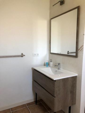 Double Room with Balcony - Photo 4