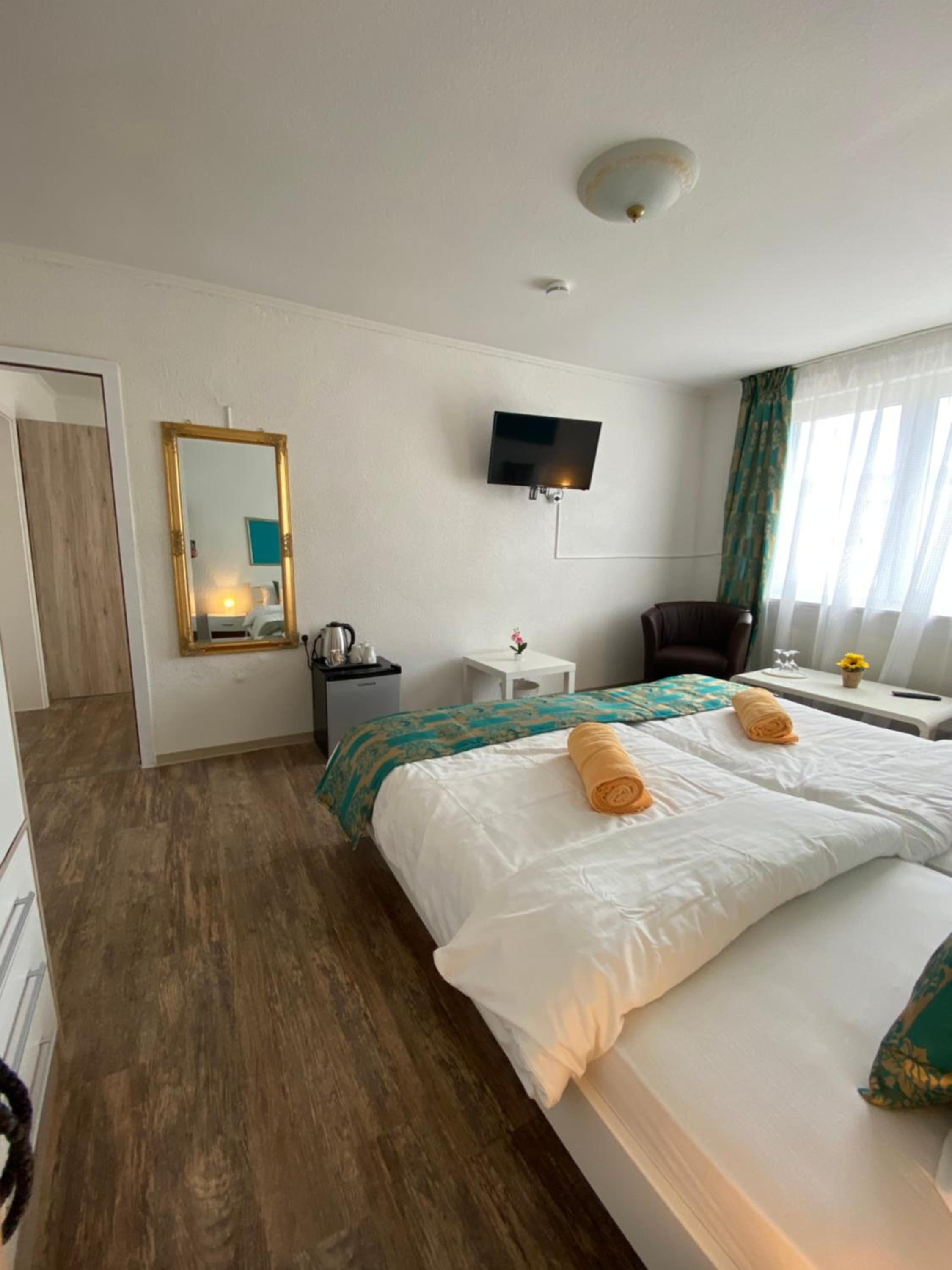 Budget Double Room photo 3