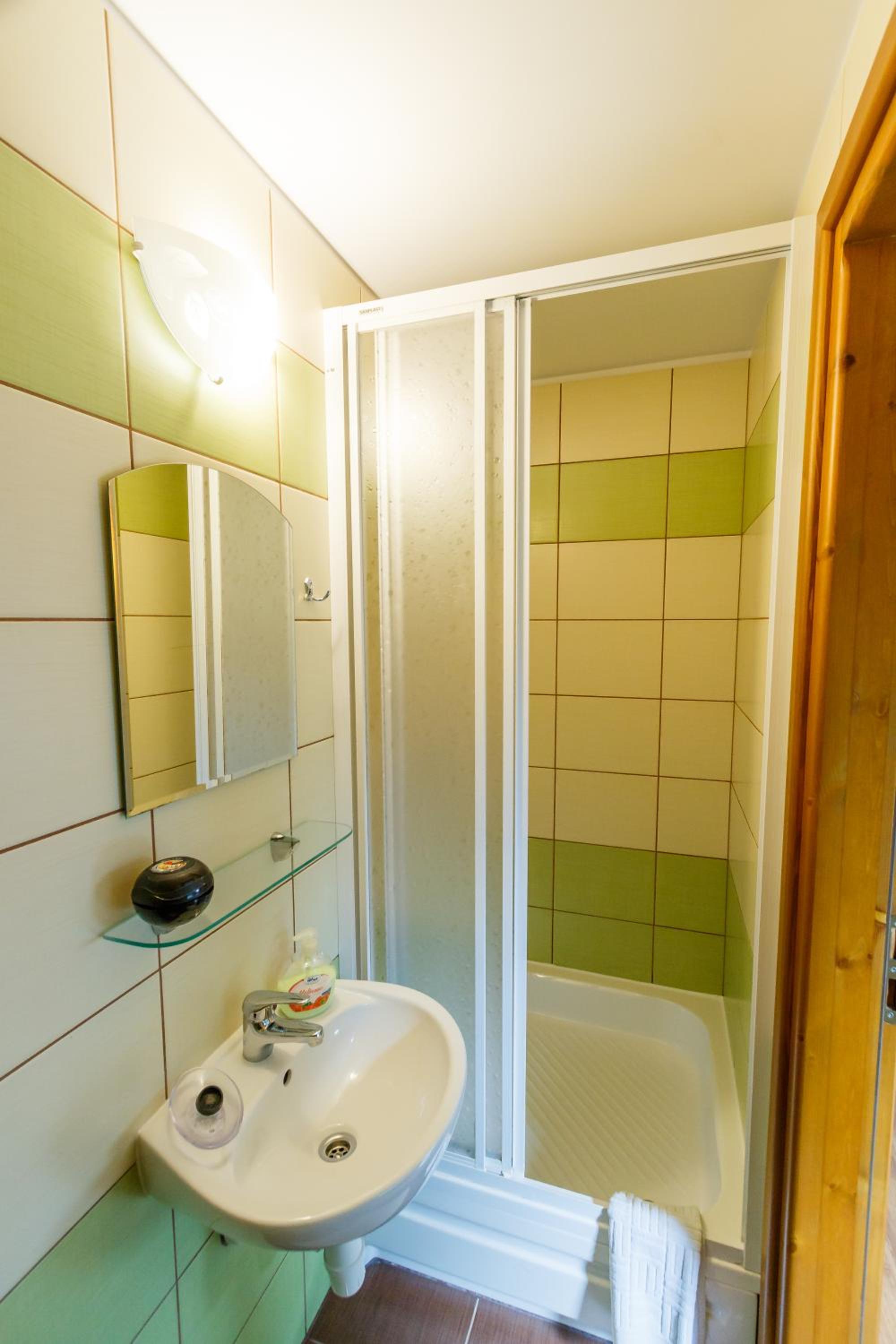 Quadruple Room with Balcony photo 1