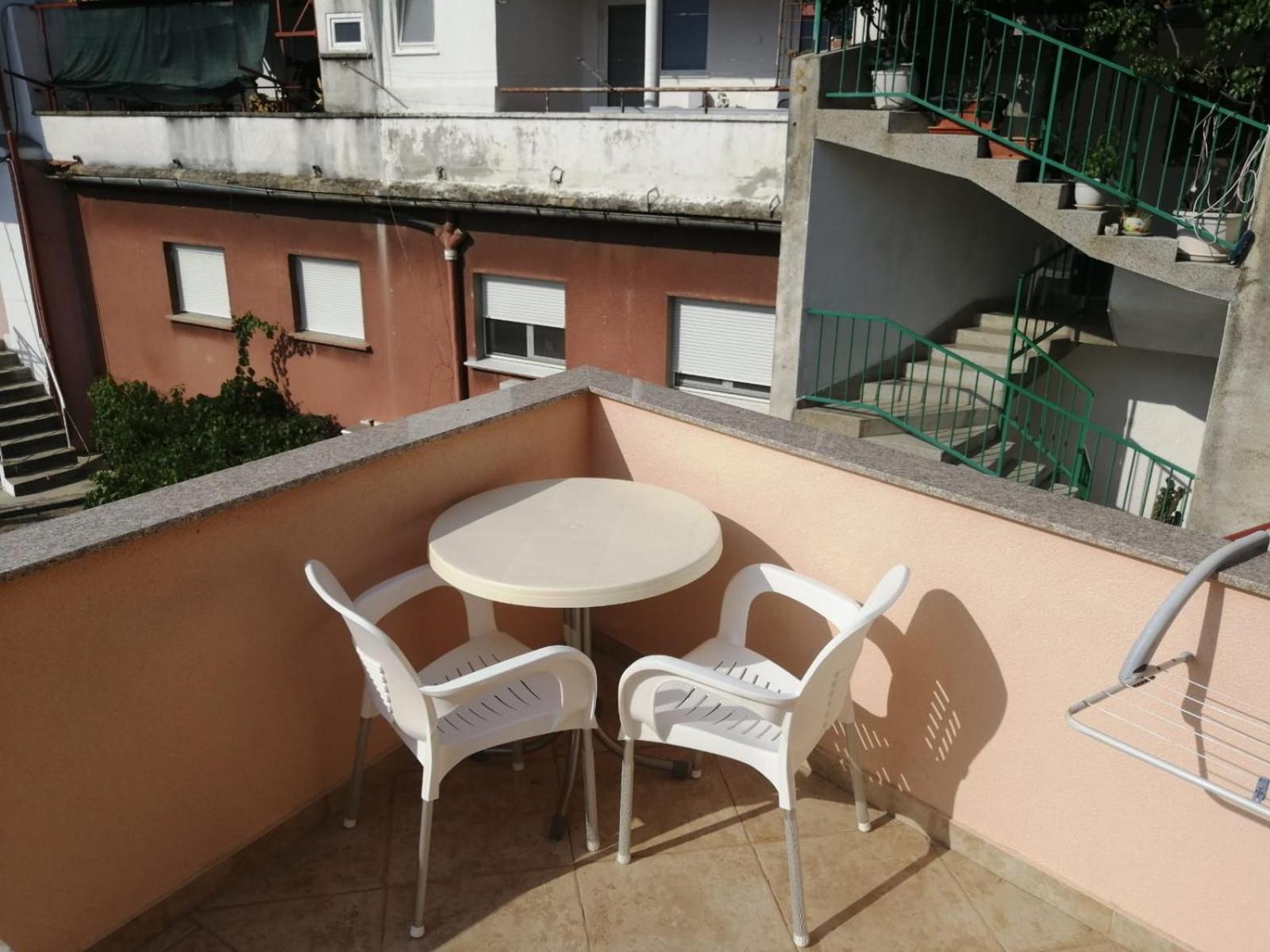 Double Room - Photo 8