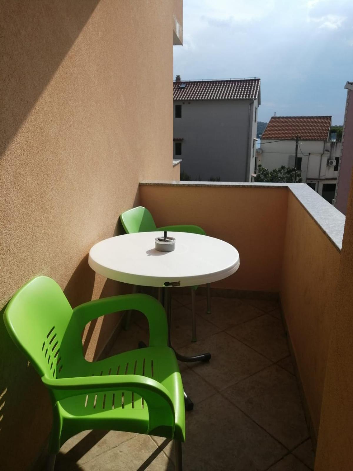 Double Room - Photo 9