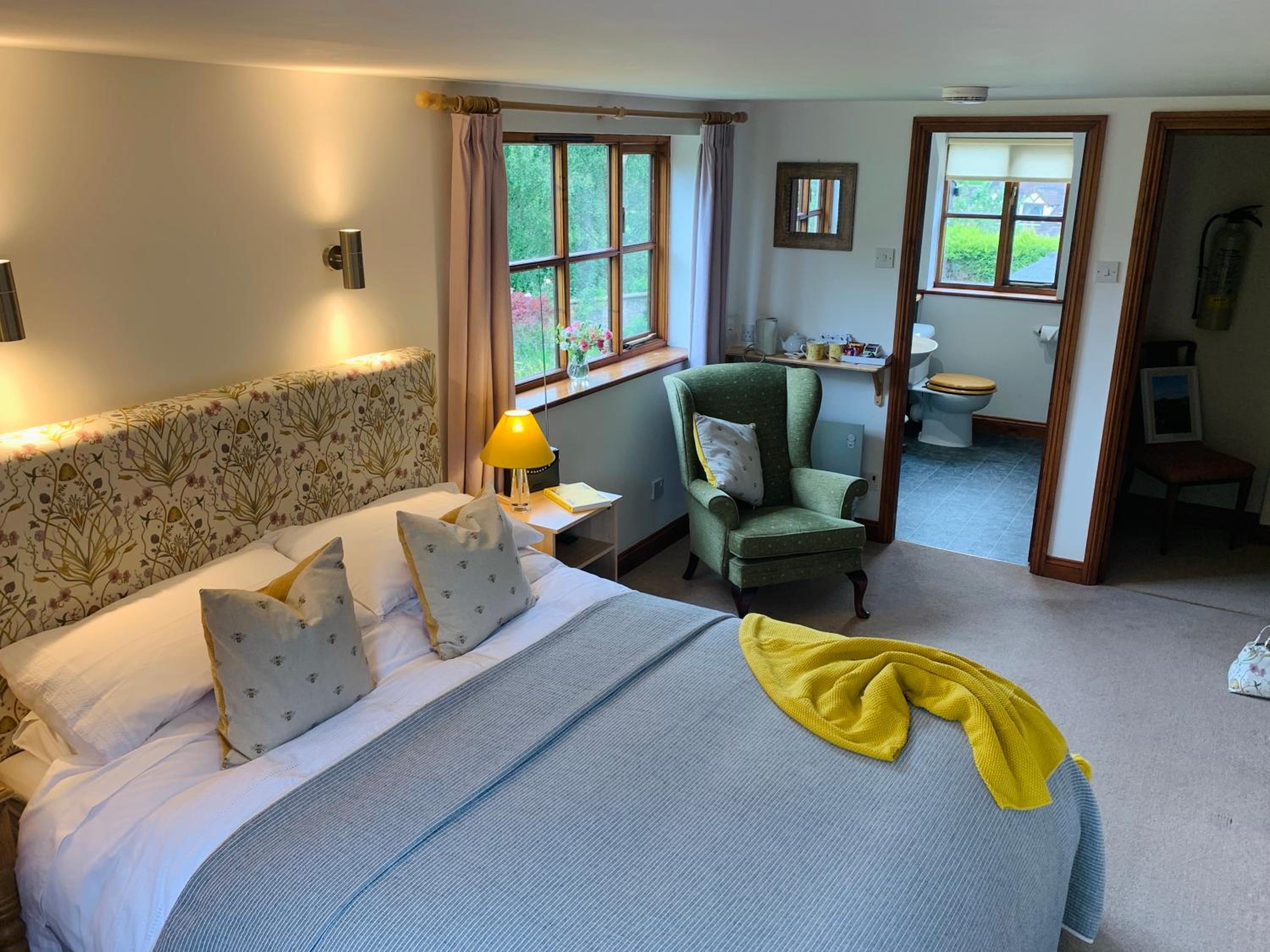 Deluxe King Room photo 2