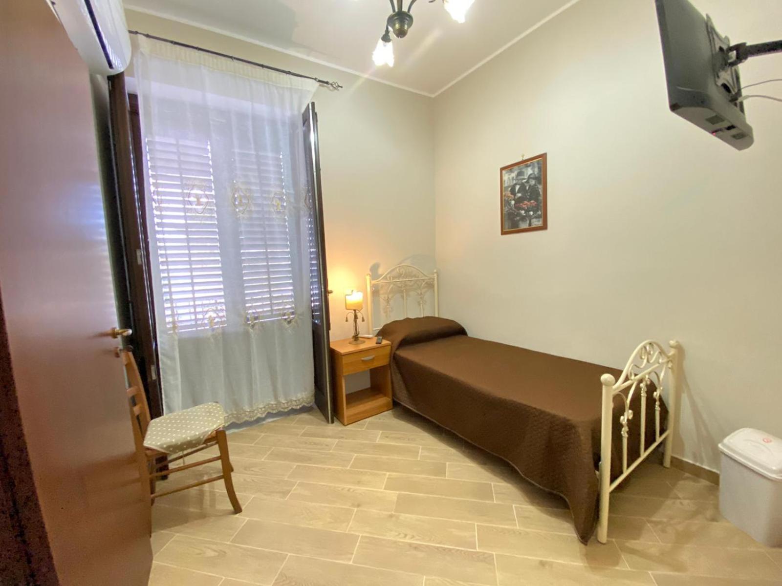 Single Room with Private Bathroom photo 2