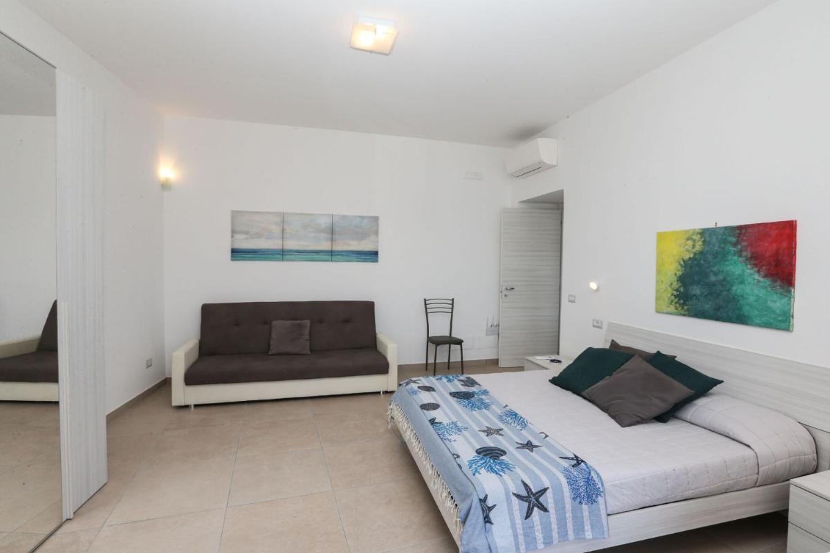 One-Bedroom House photo 3
